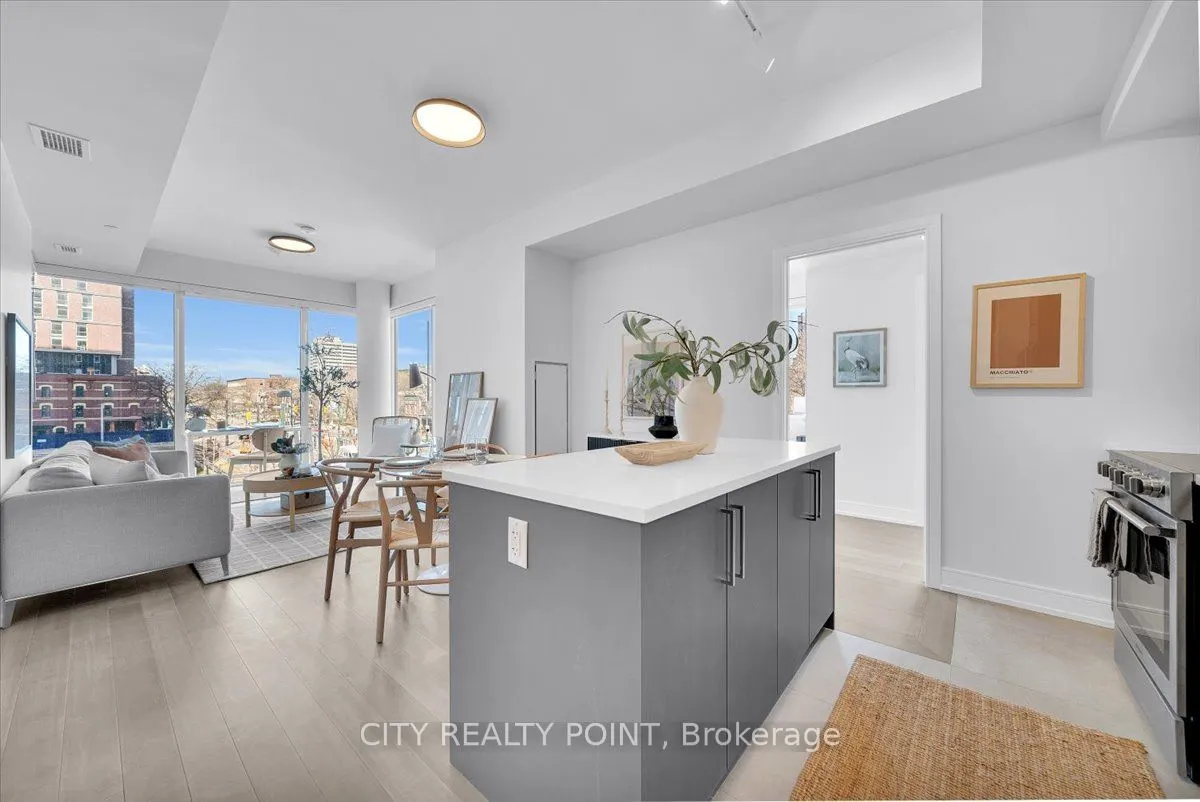 664 Spadina Avenue, #507