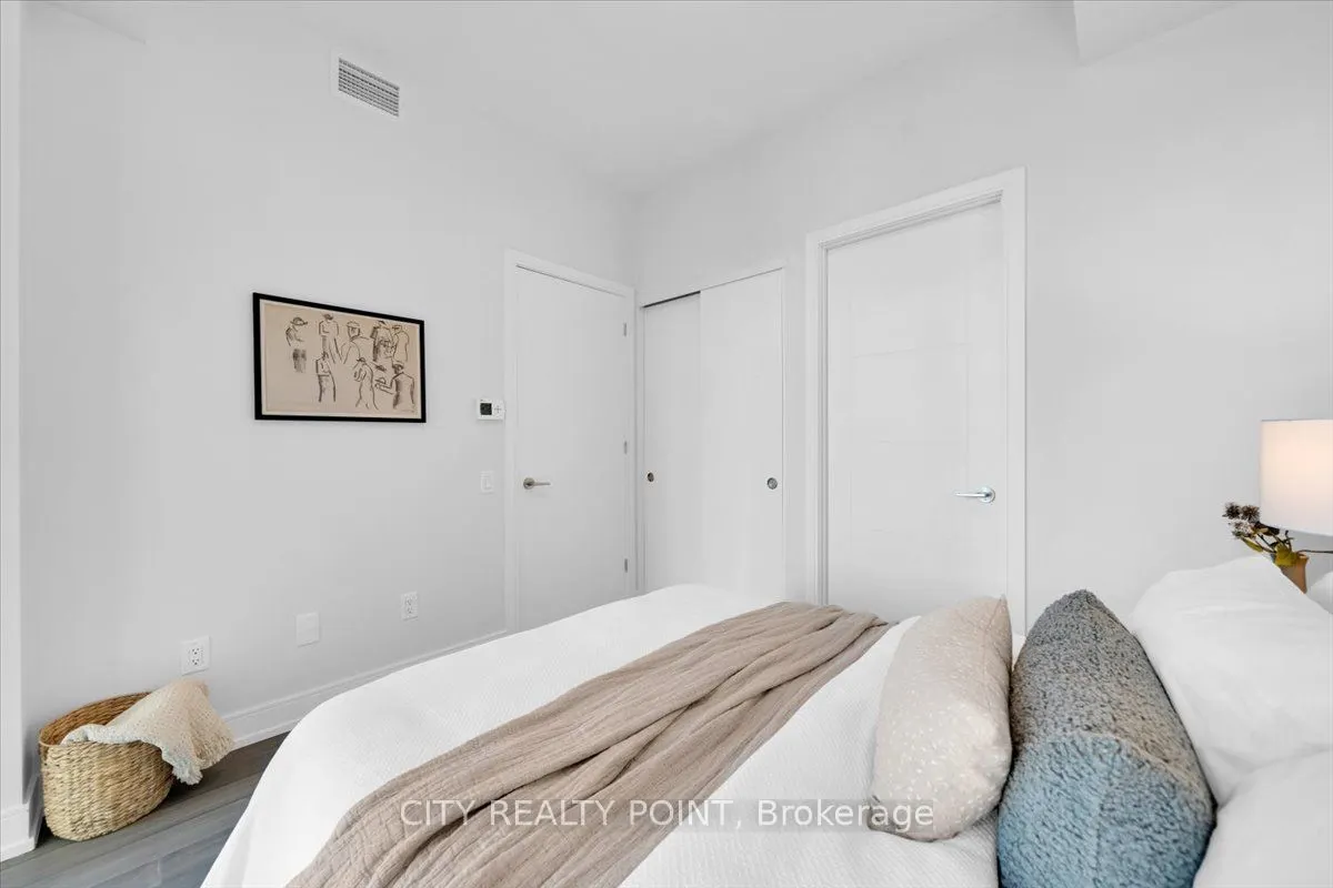 664 Spadina Avenue, #507
