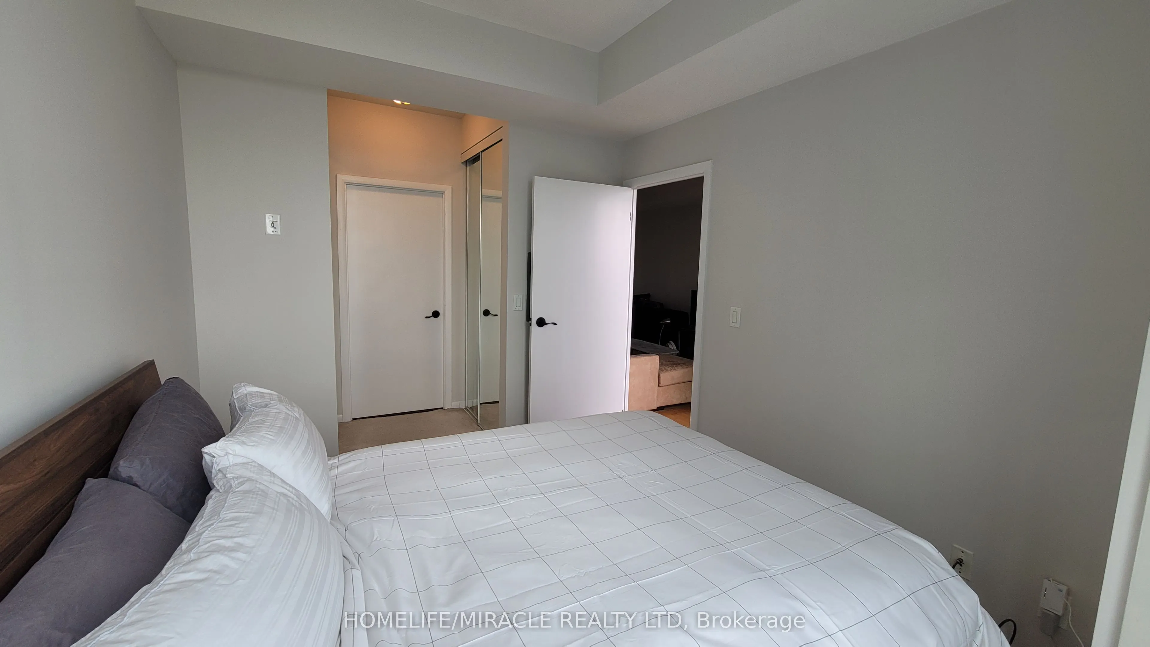 219 Fort York Boulevard, #2412