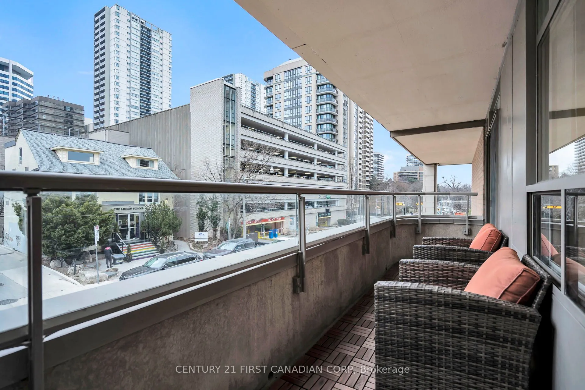 5 Rosehill Avenue N, #317