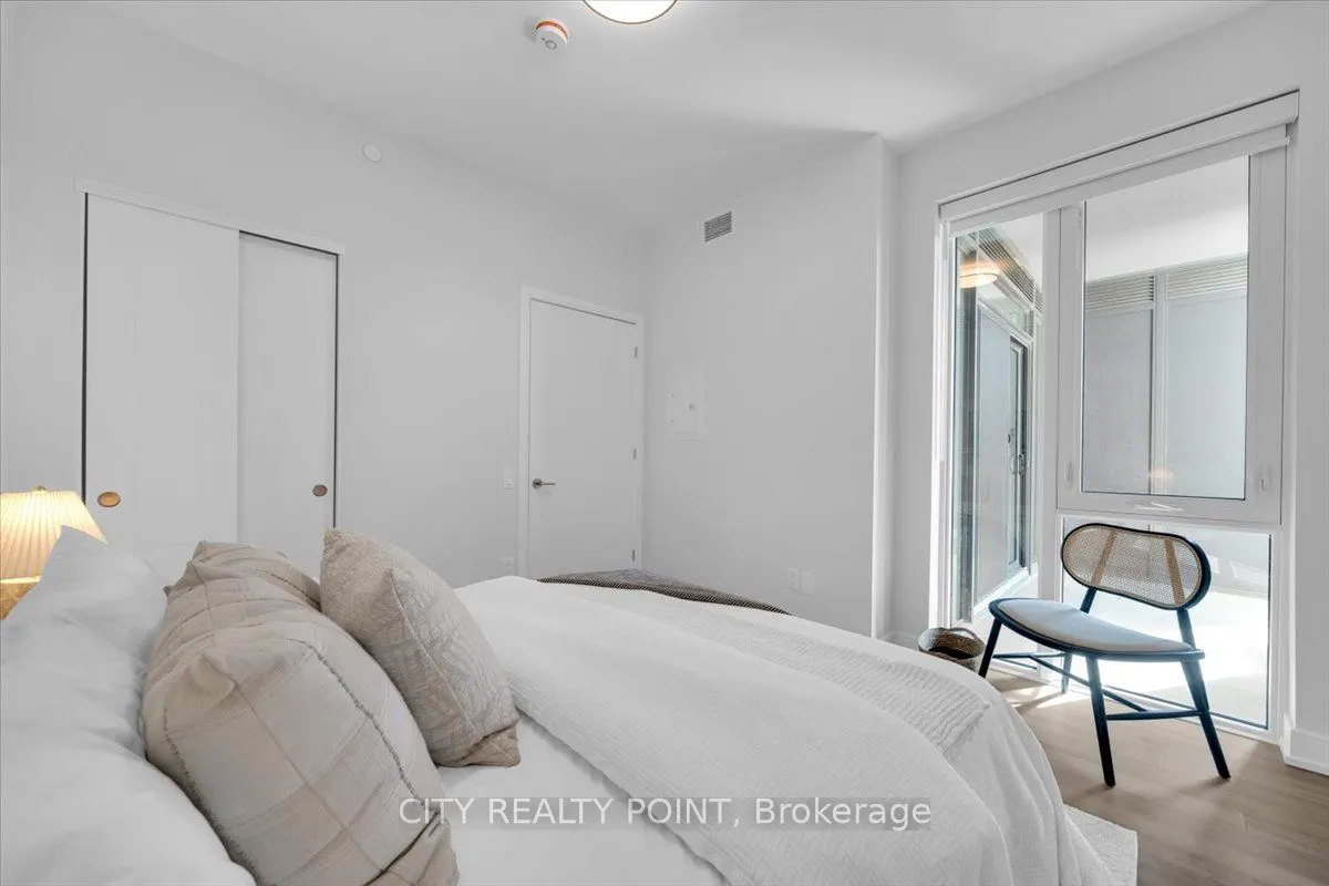 664 Spadina Avenue, #512