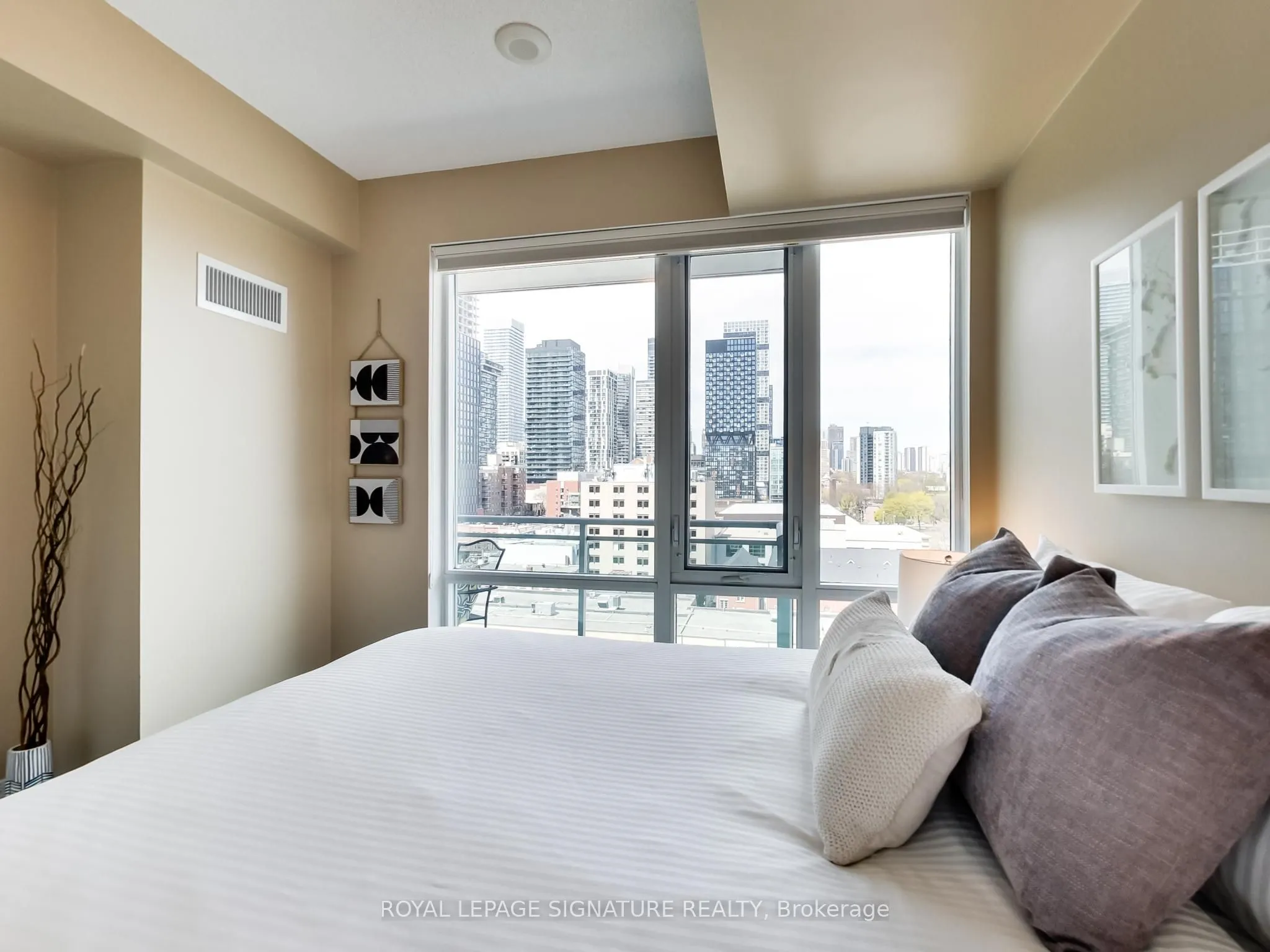 116 George Street, #905