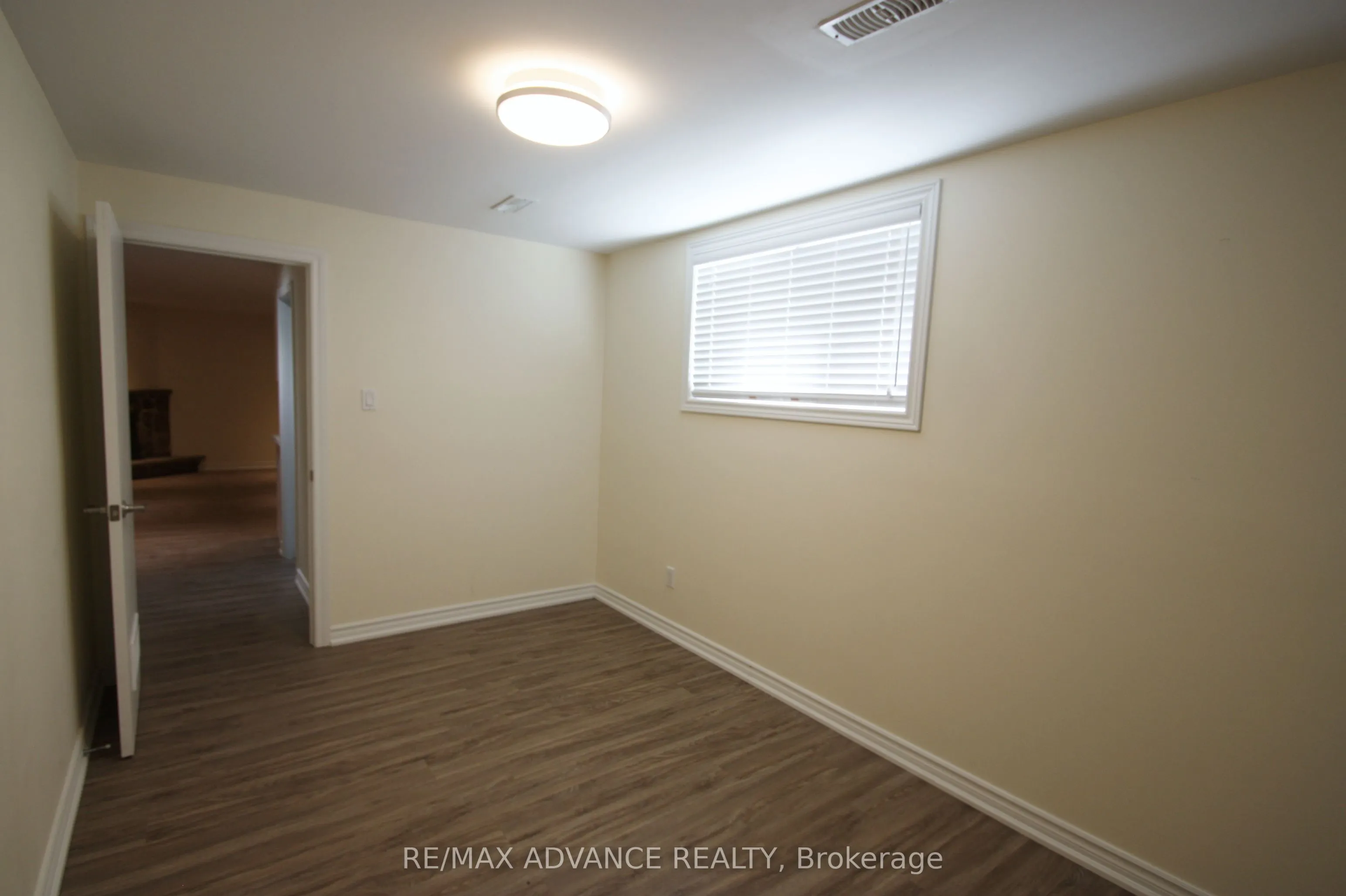 33 Carluke Crescent, #Lower