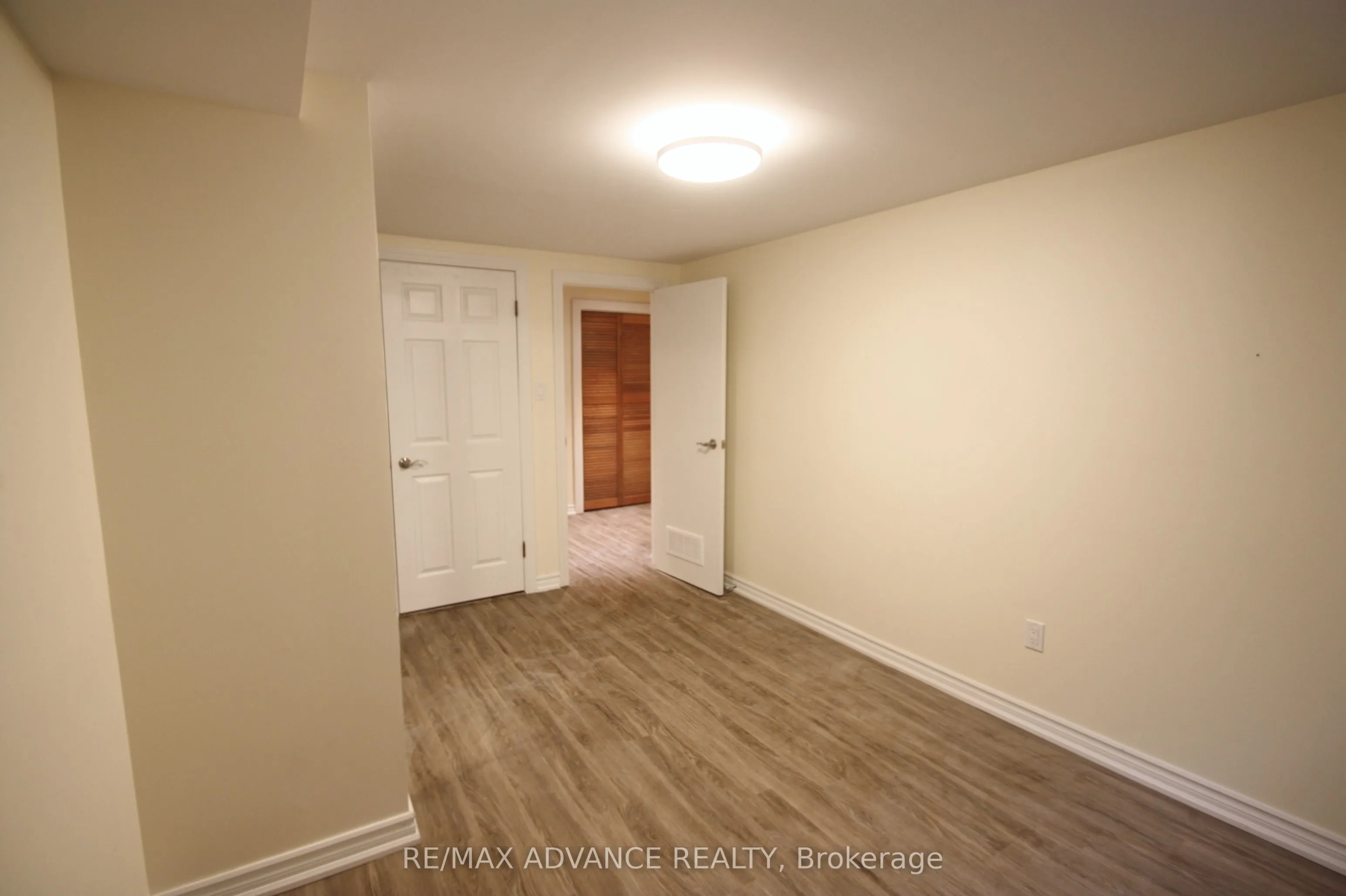 33 Carluke Crescent, #Lower