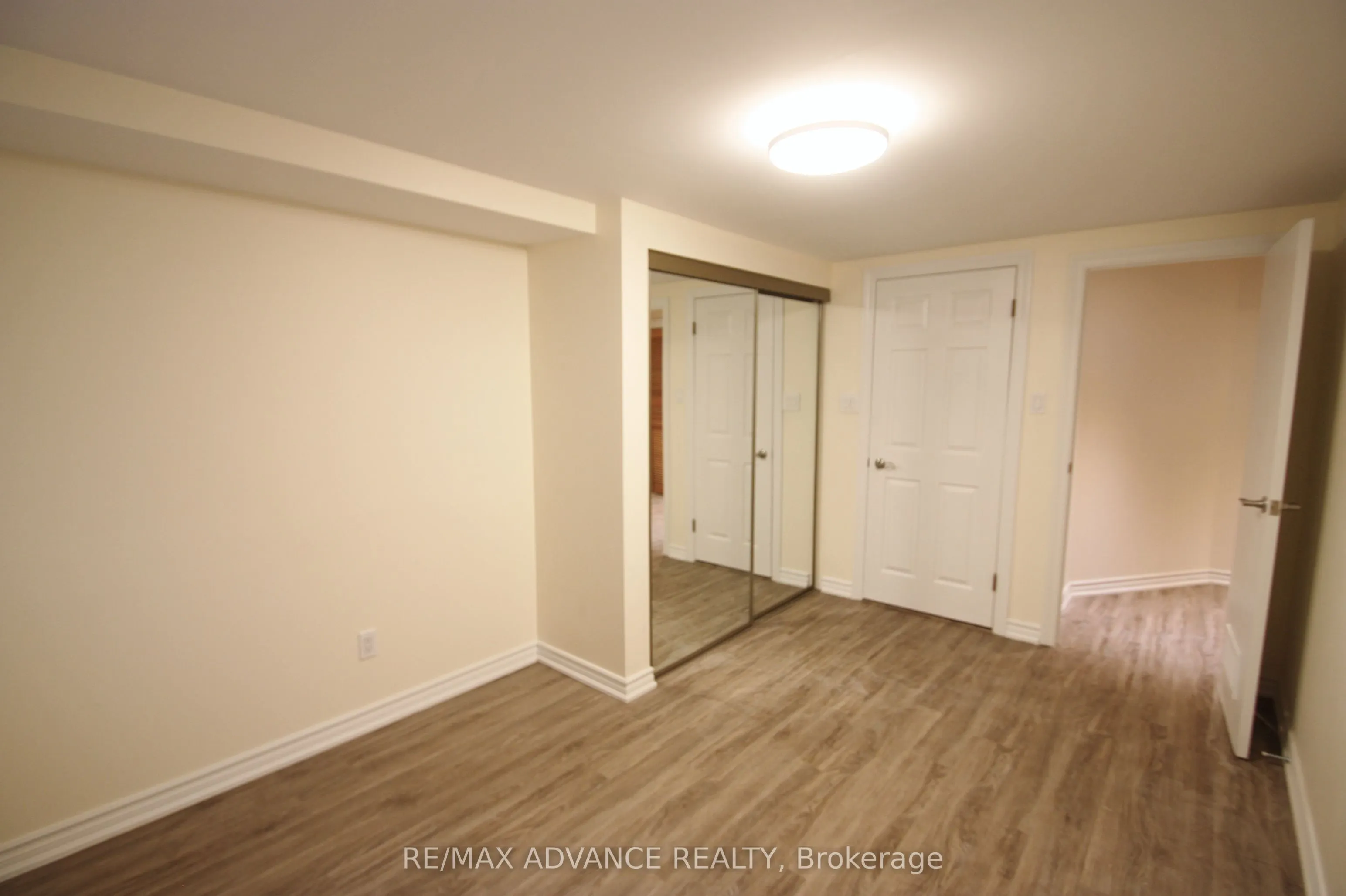 33 Carluke Crescent, #Lower