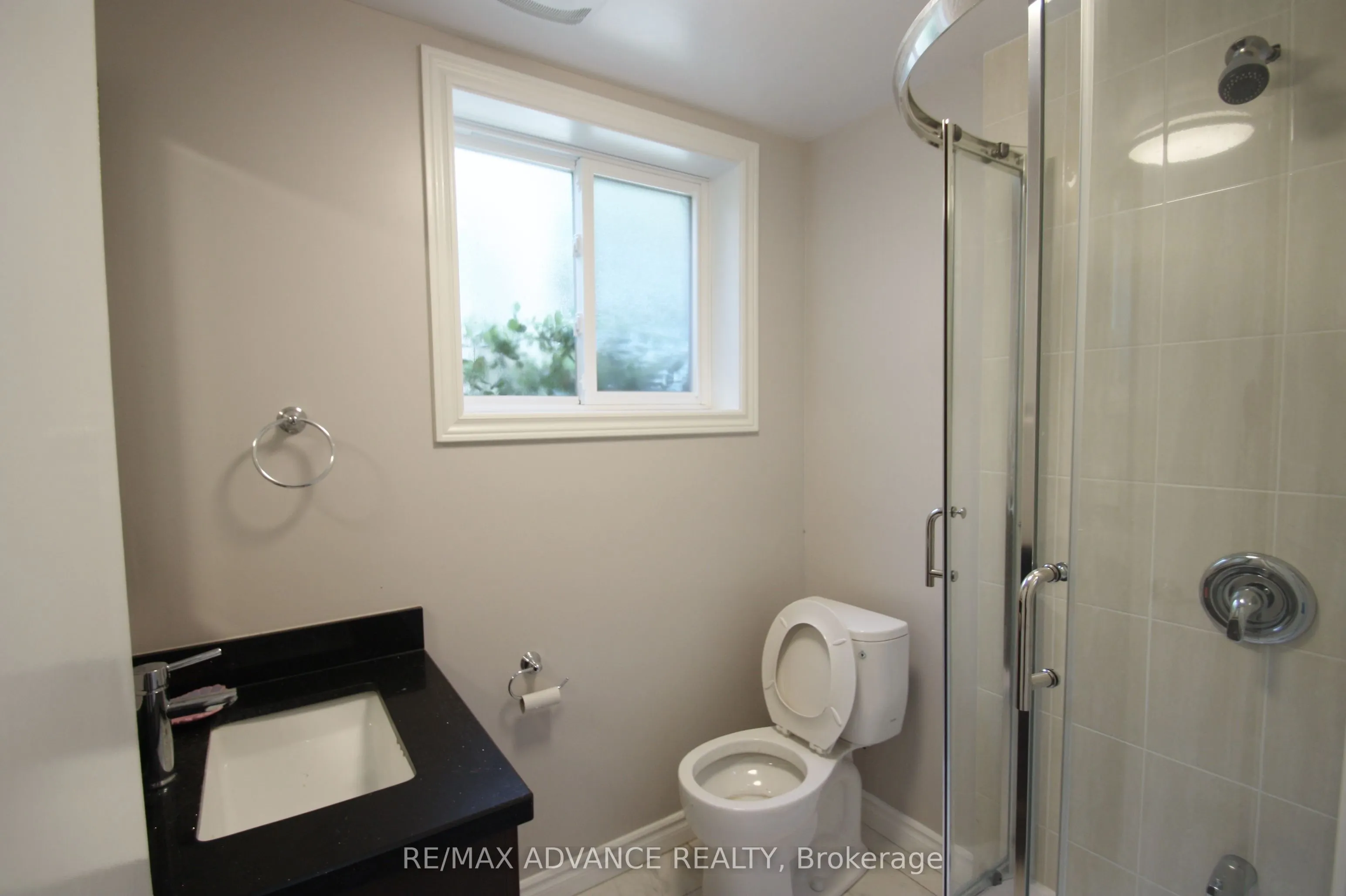 33 Carluke Crescent, #Lower