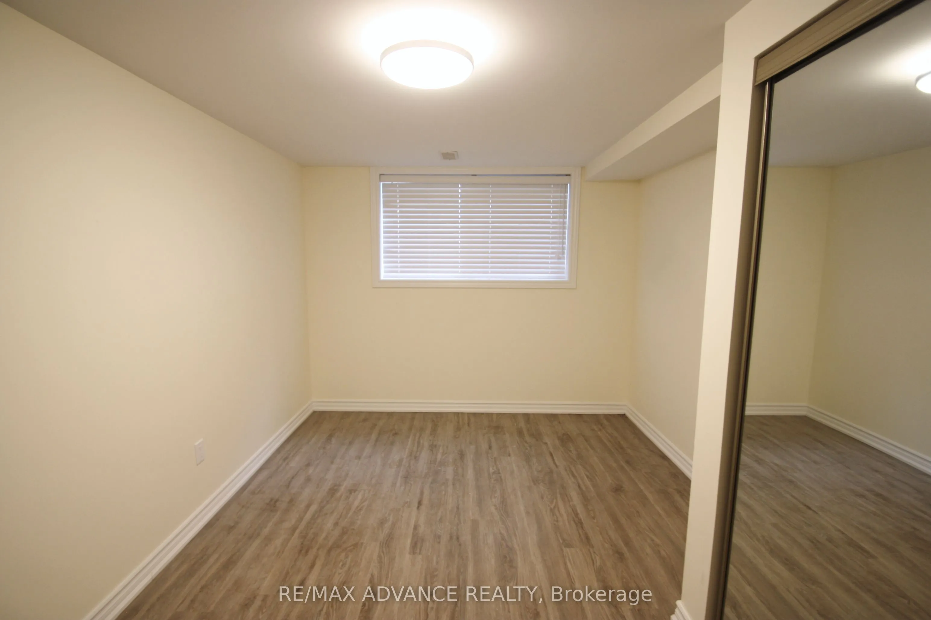 33 Carluke Crescent, #Lower
