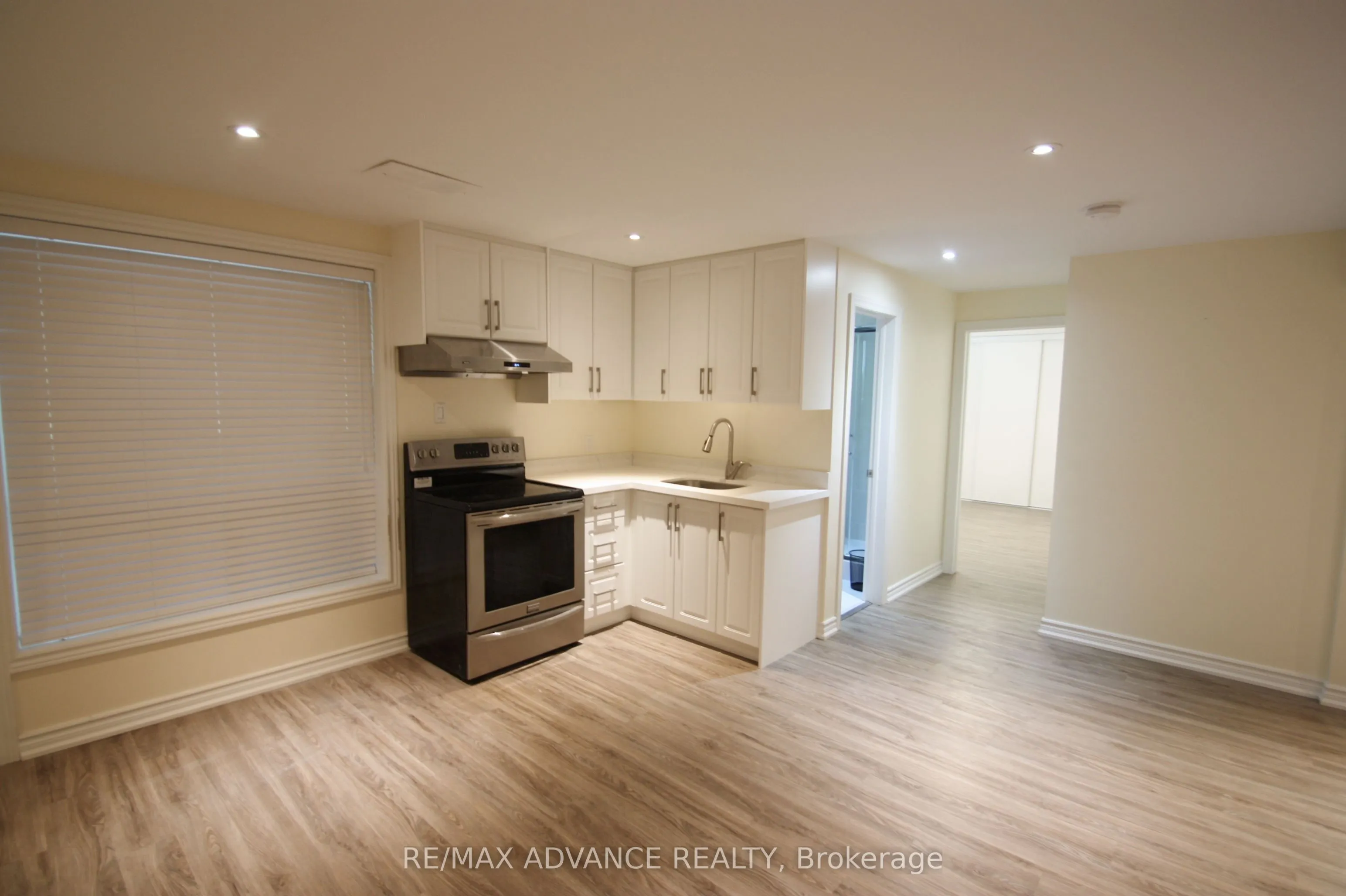 33 Carluke Crescent, #Lower