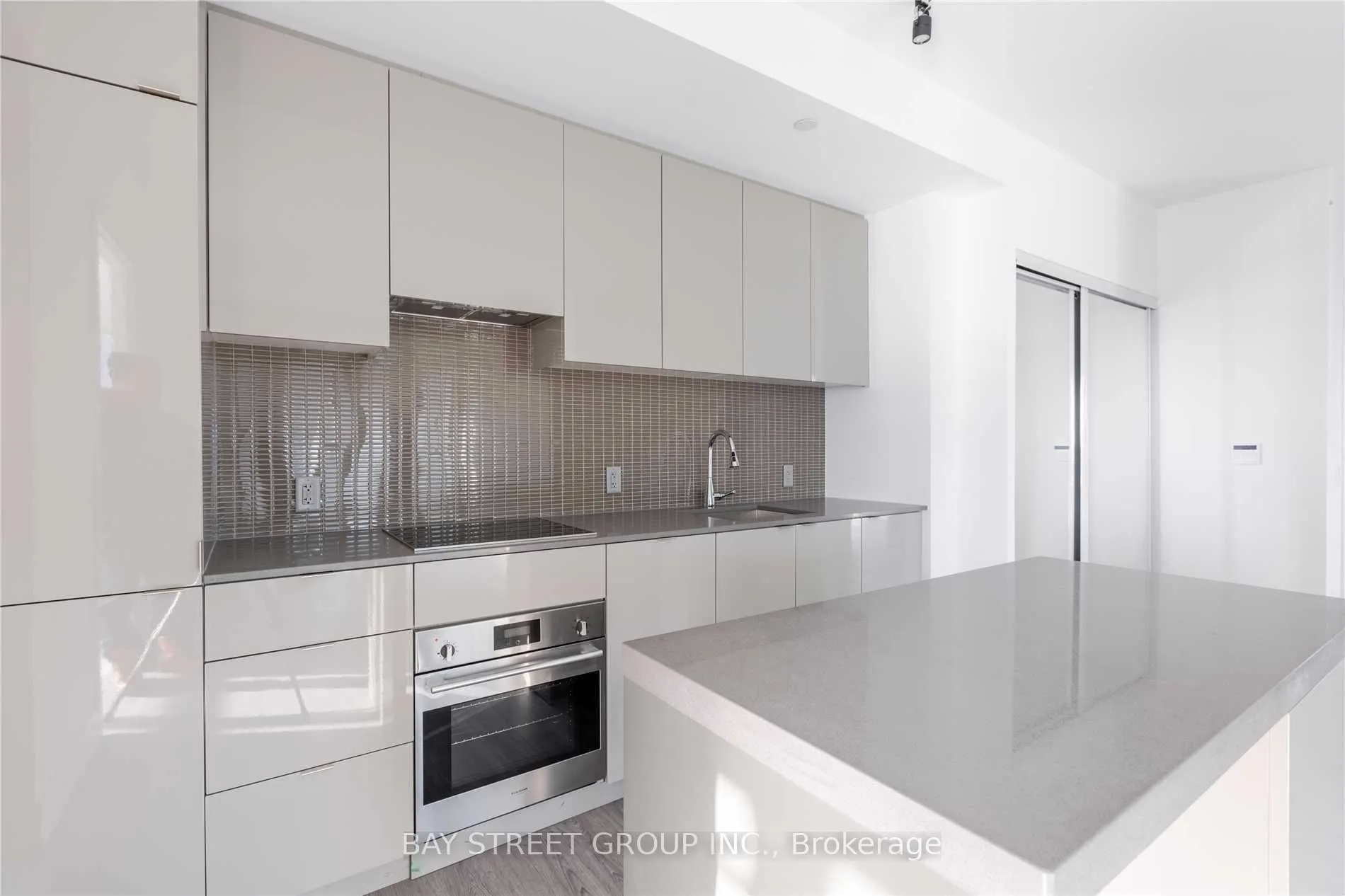 7 Grenville Street, #2911