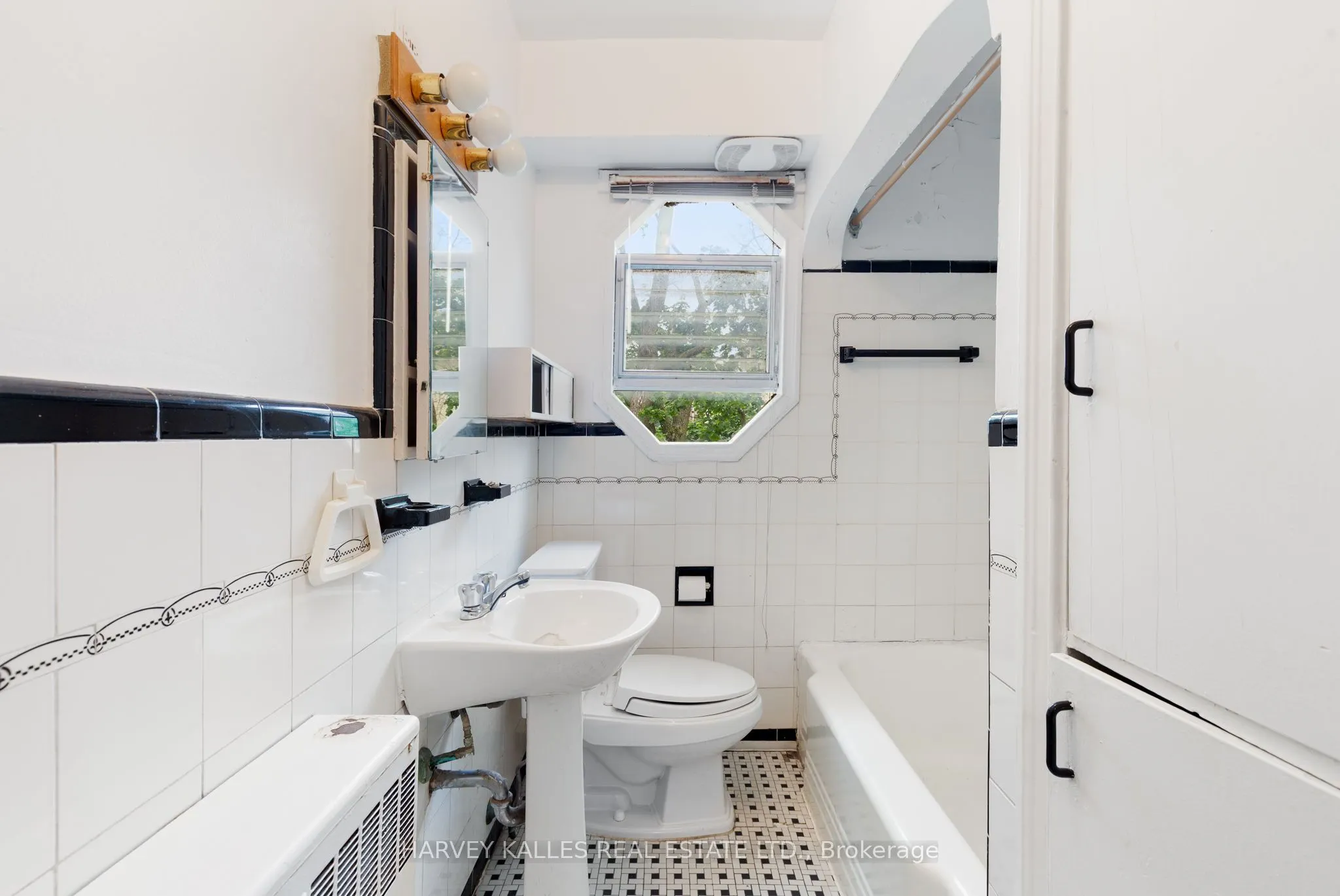 15 Warwick Avenue, #3