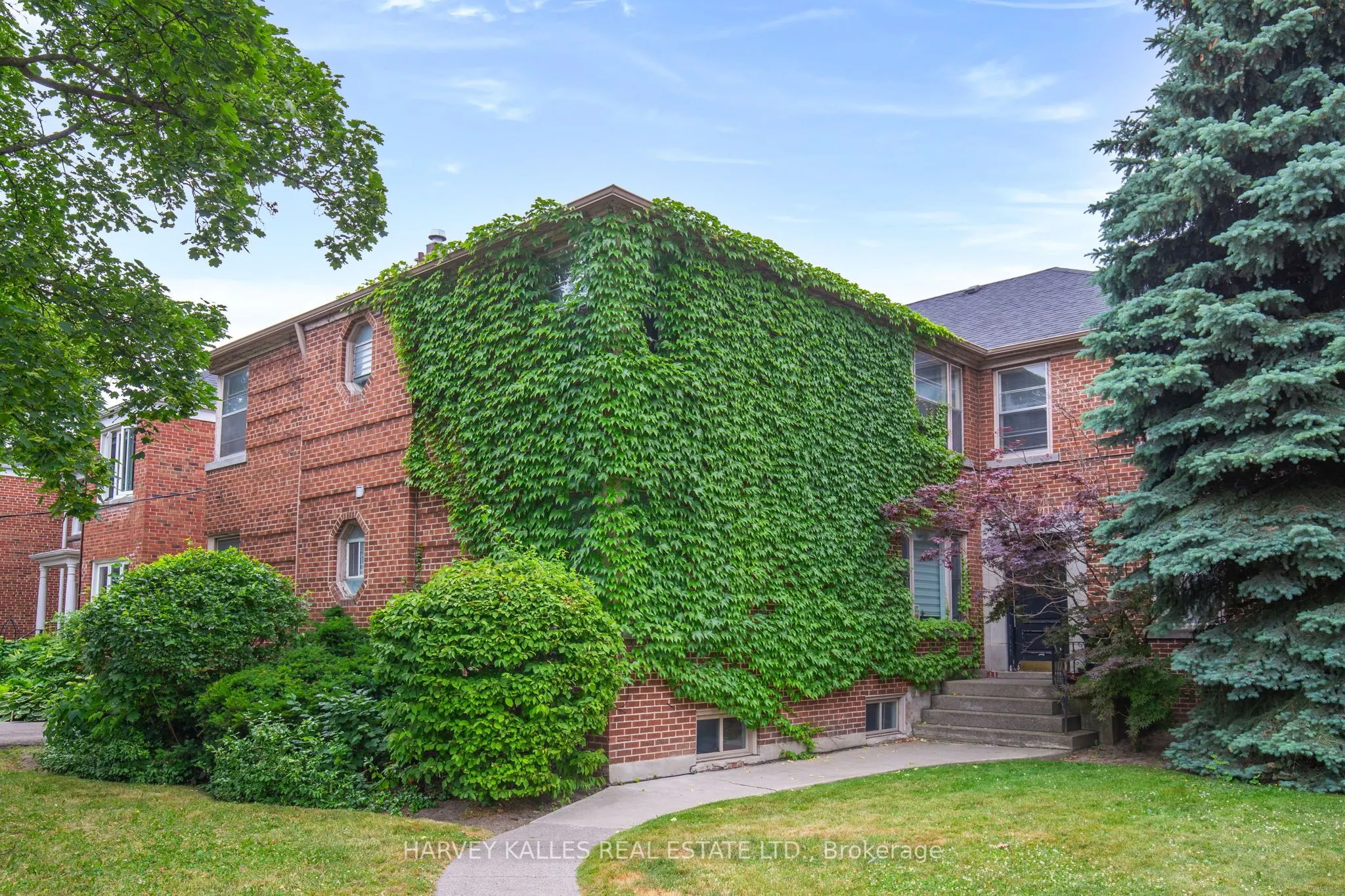 15 Warwick Avenue, #3