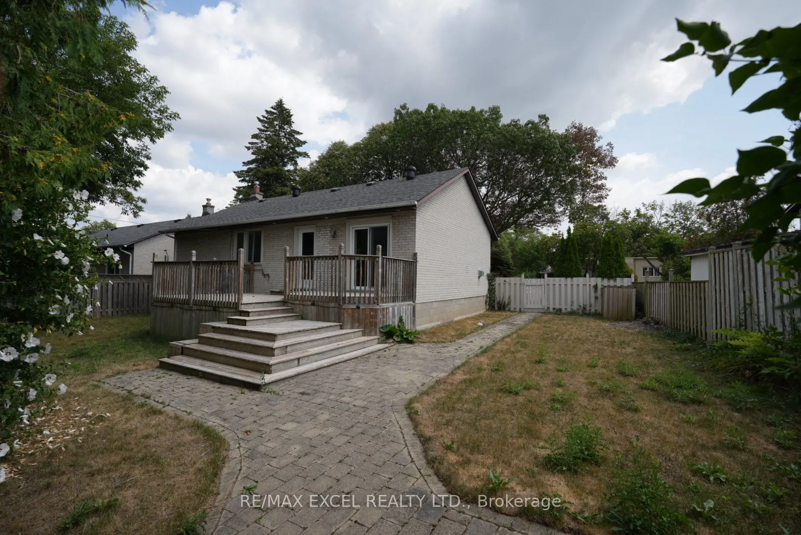 8 Overton Crescent