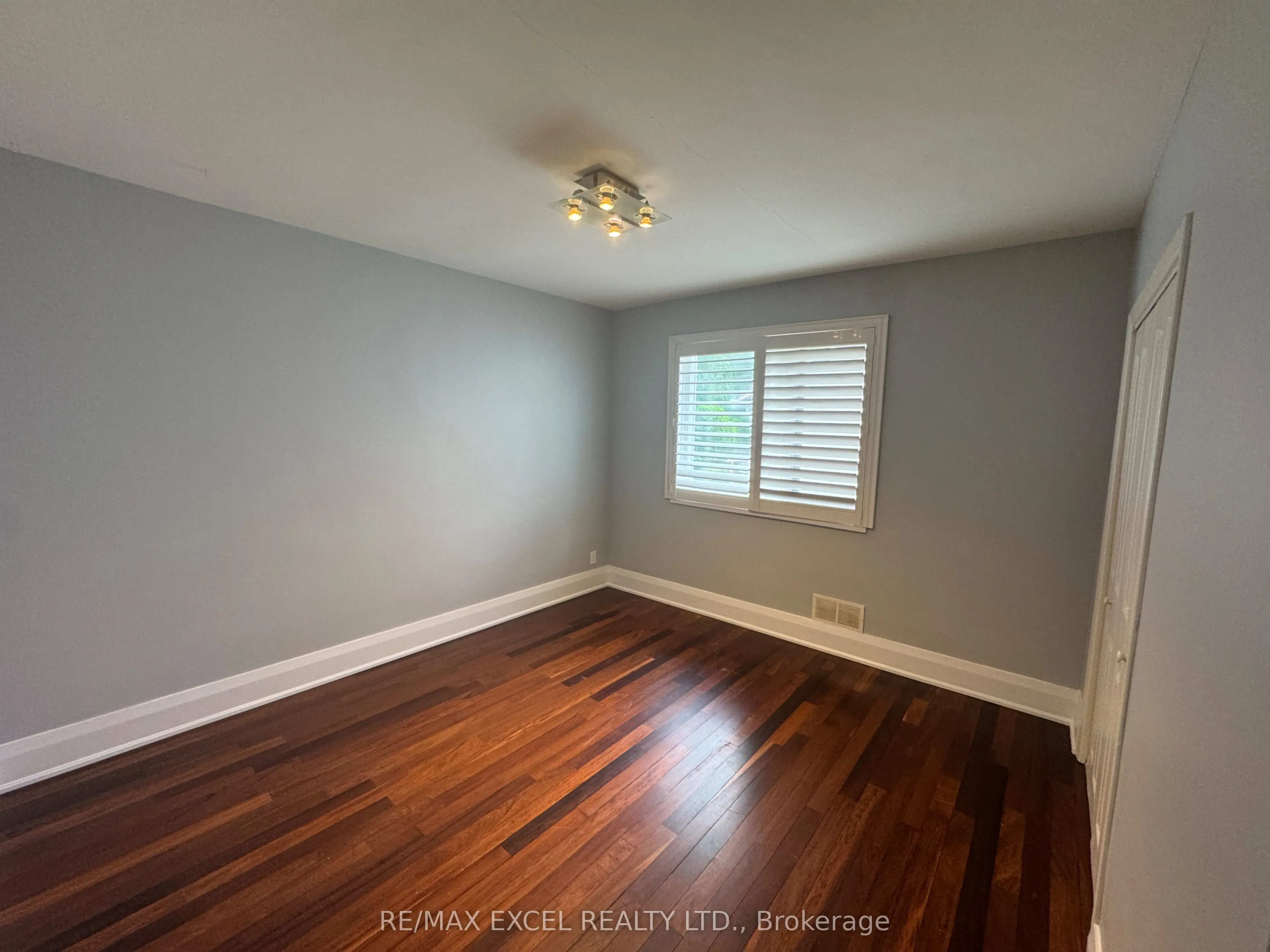 8 Overton Crescent