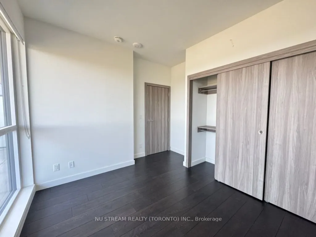 25 McMahon Drive, #1510