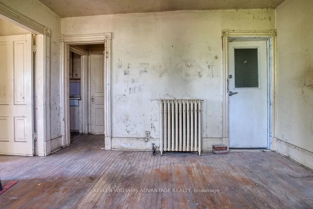 43 Dewson Street