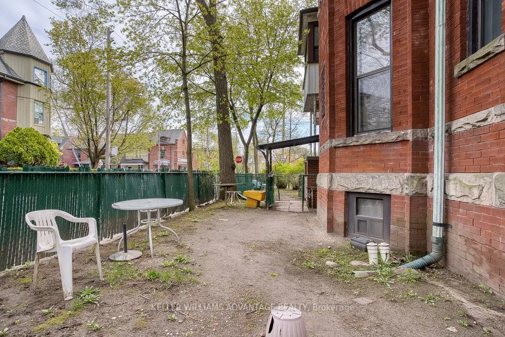 43 Dewson Street