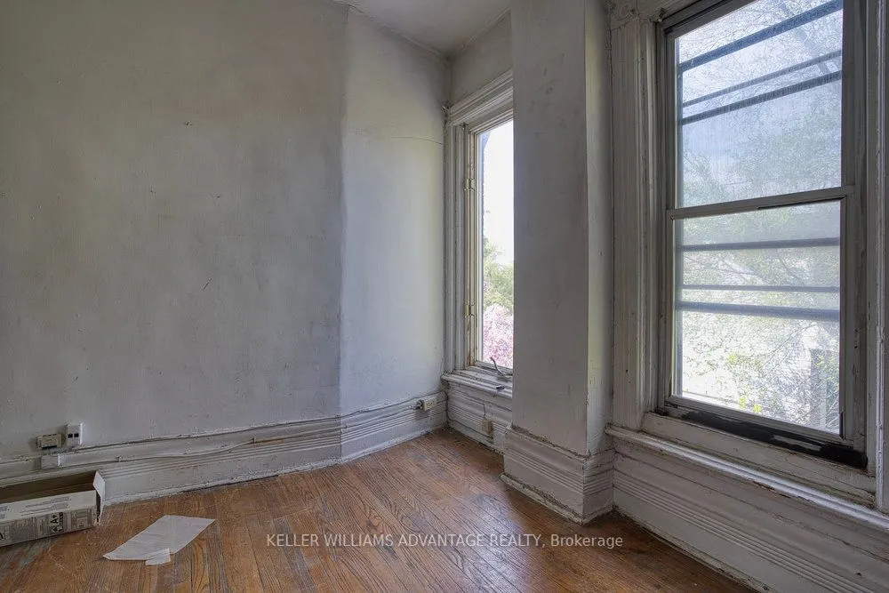 43 Dewson Street
