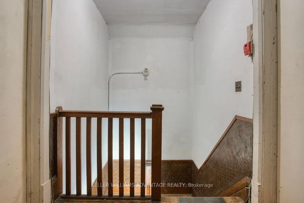 43 Dewson Street