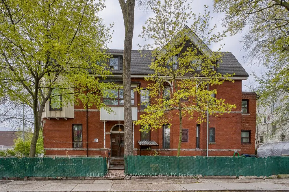 43 Dewson Street