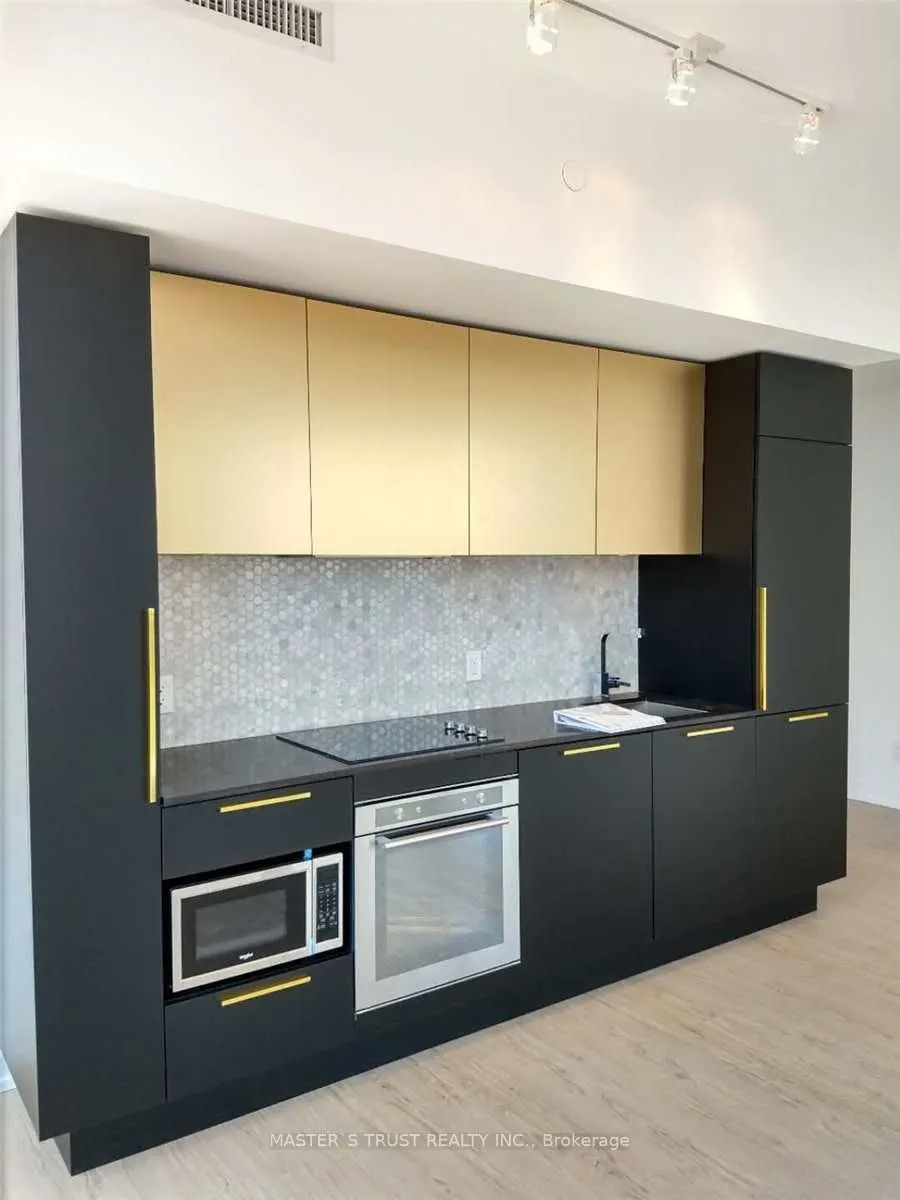 85 Wood Street, #2303