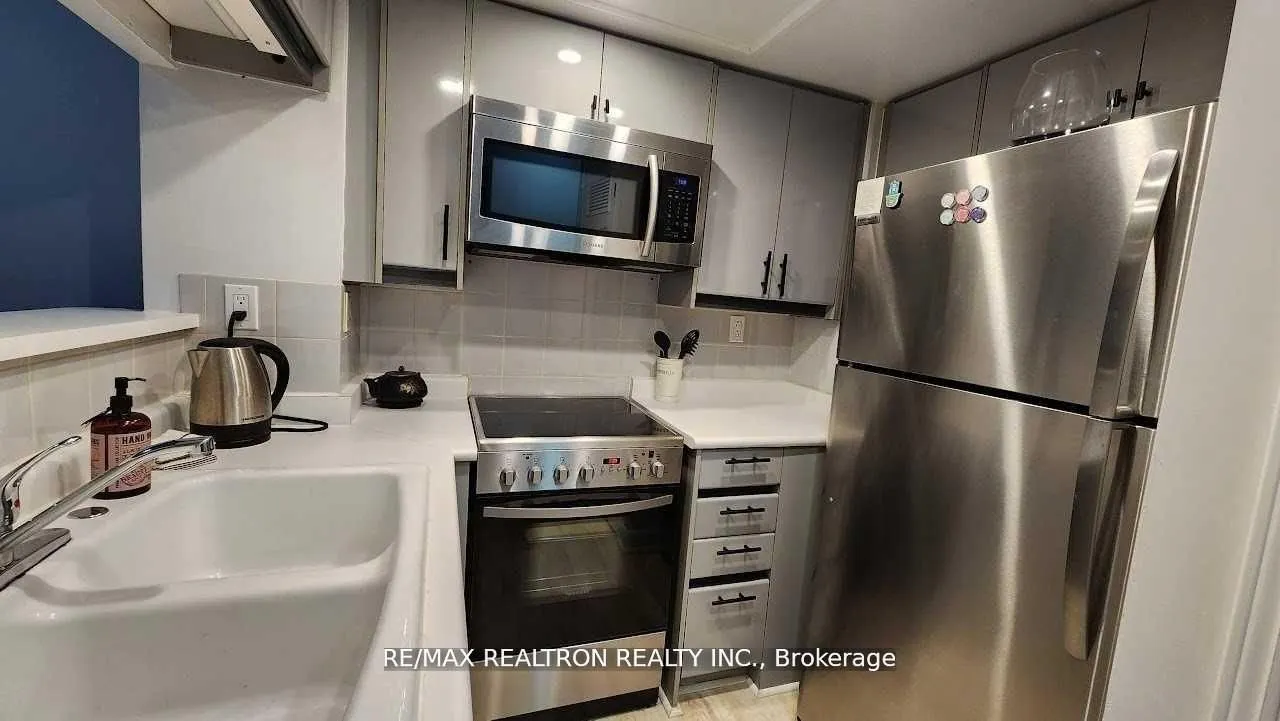 7 Broadway Avenue, #211