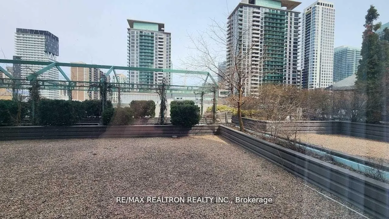 7 Broadway Avenue, #211