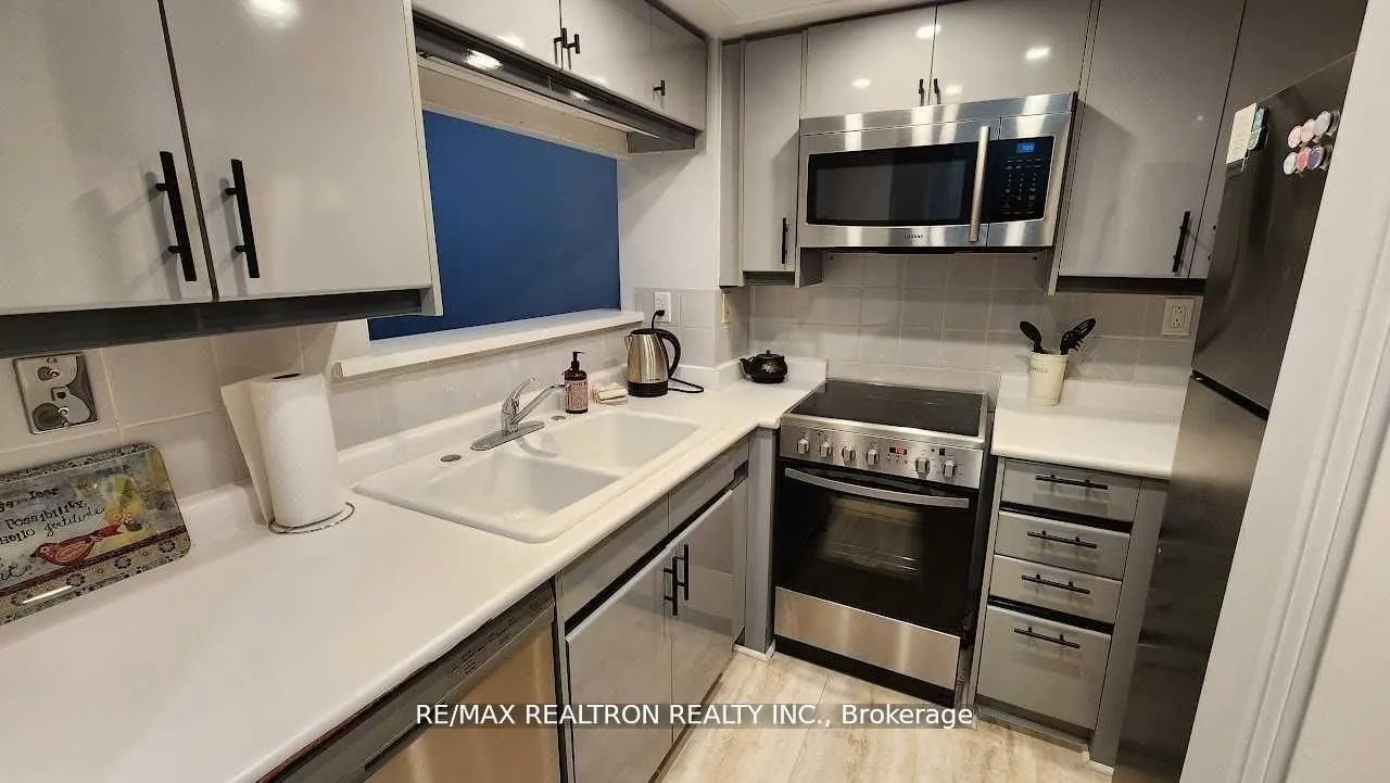 7 Broadway Avenue, #211