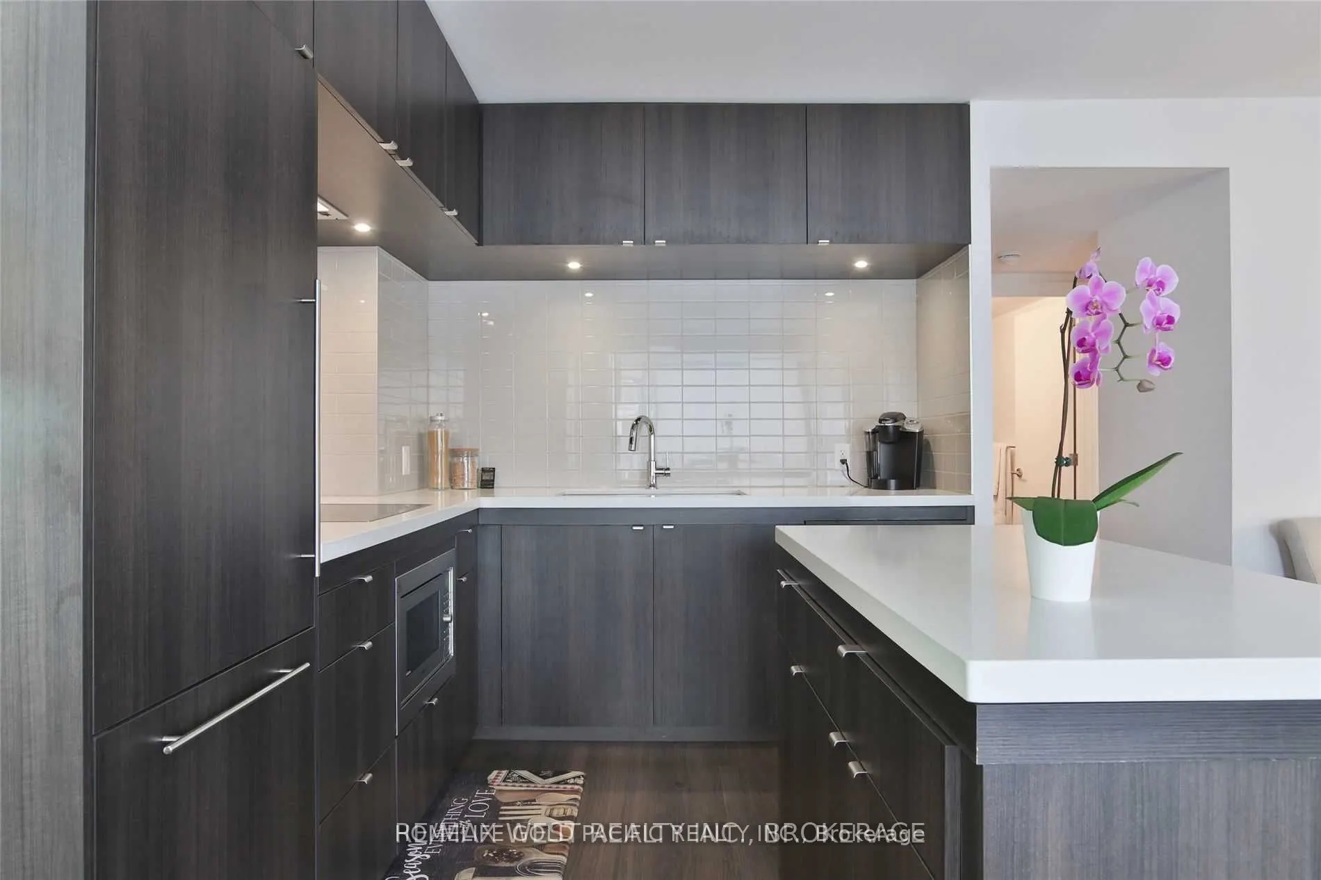 155 Yorkville Avenue, #2313