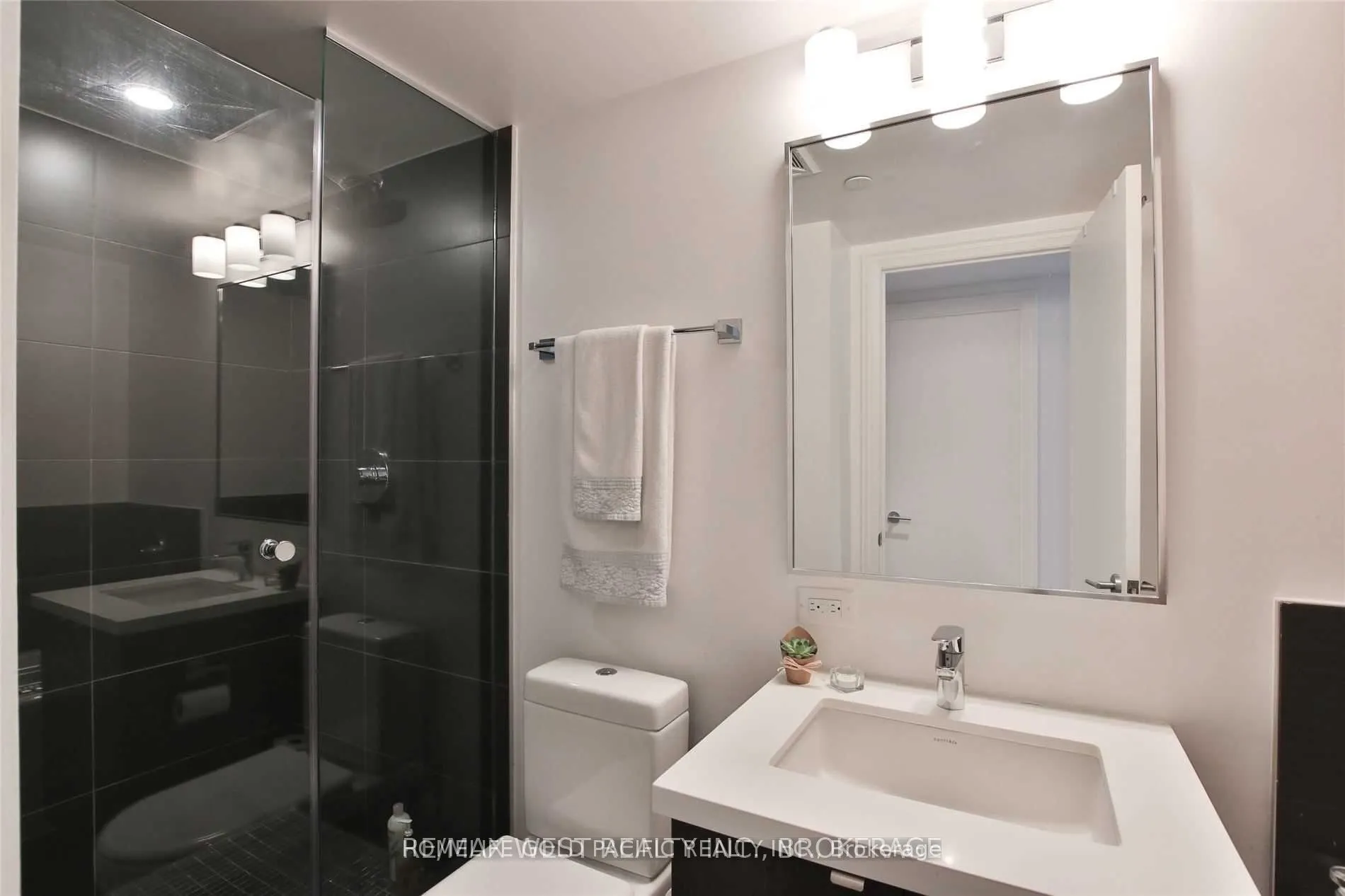 155 Yorkville Avenue, #2313