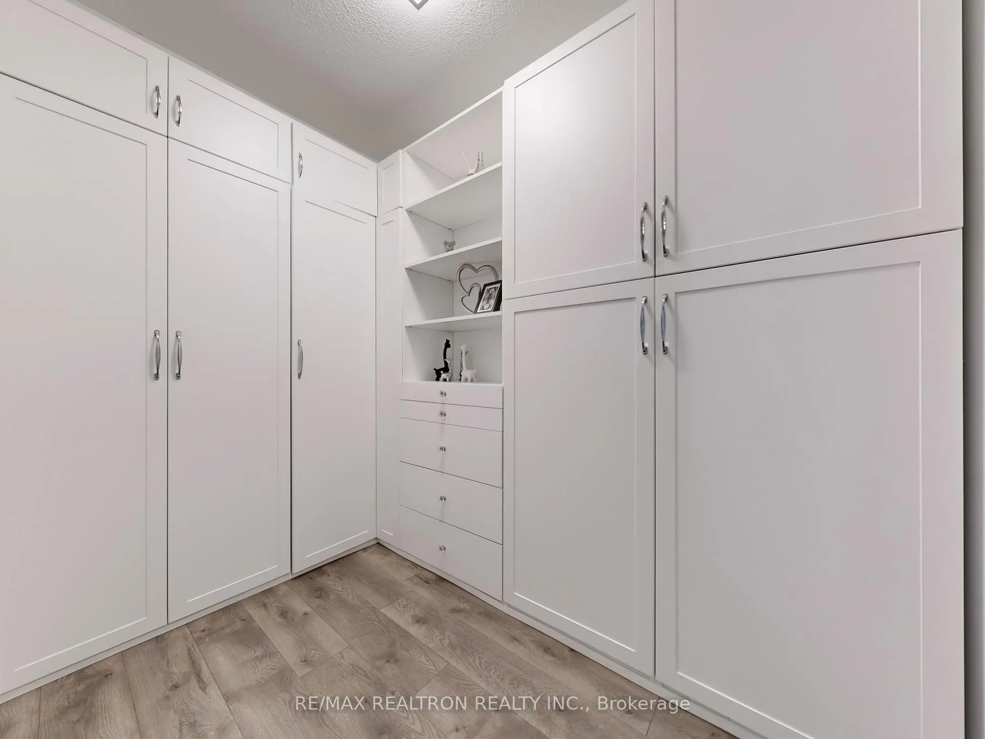 2 Anndale Drive, #1308