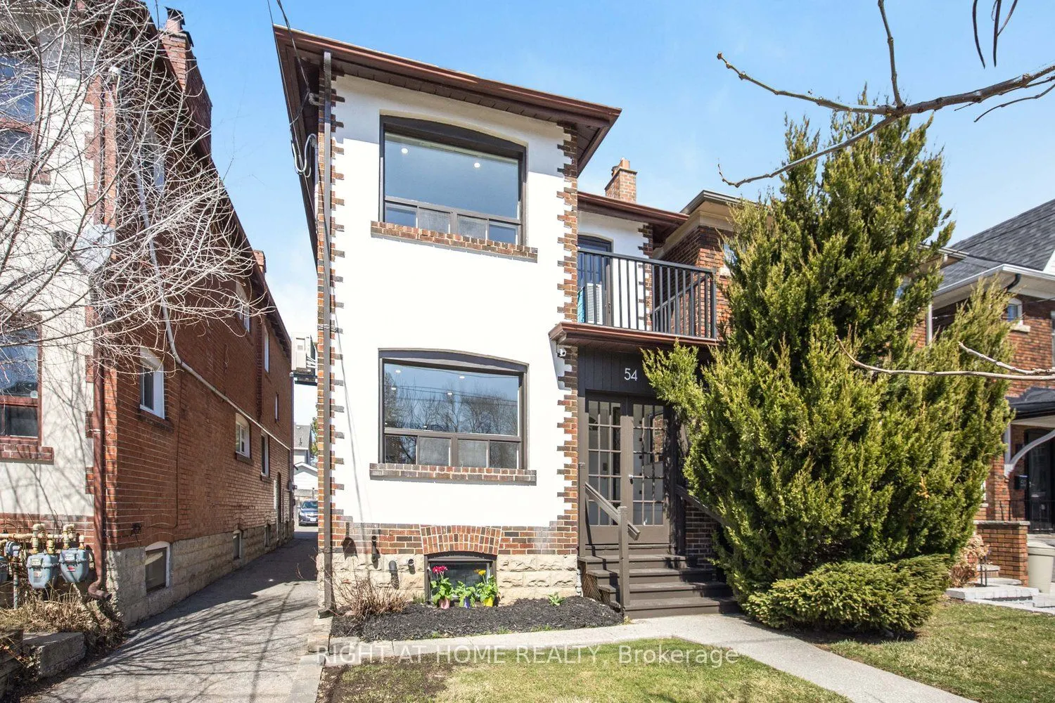 54 Mcnairn Avenue