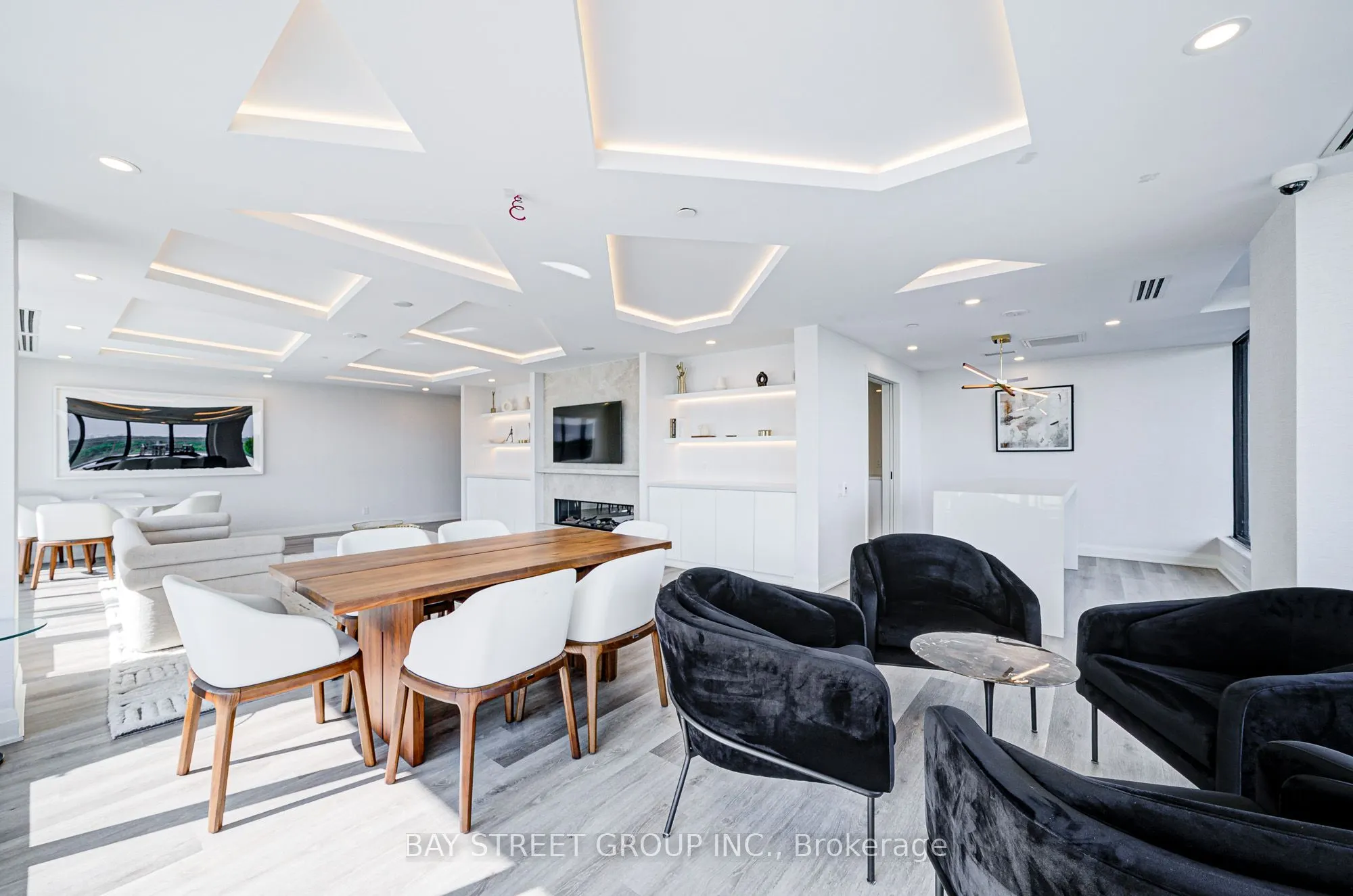 33 Frederick Todd Way, #512