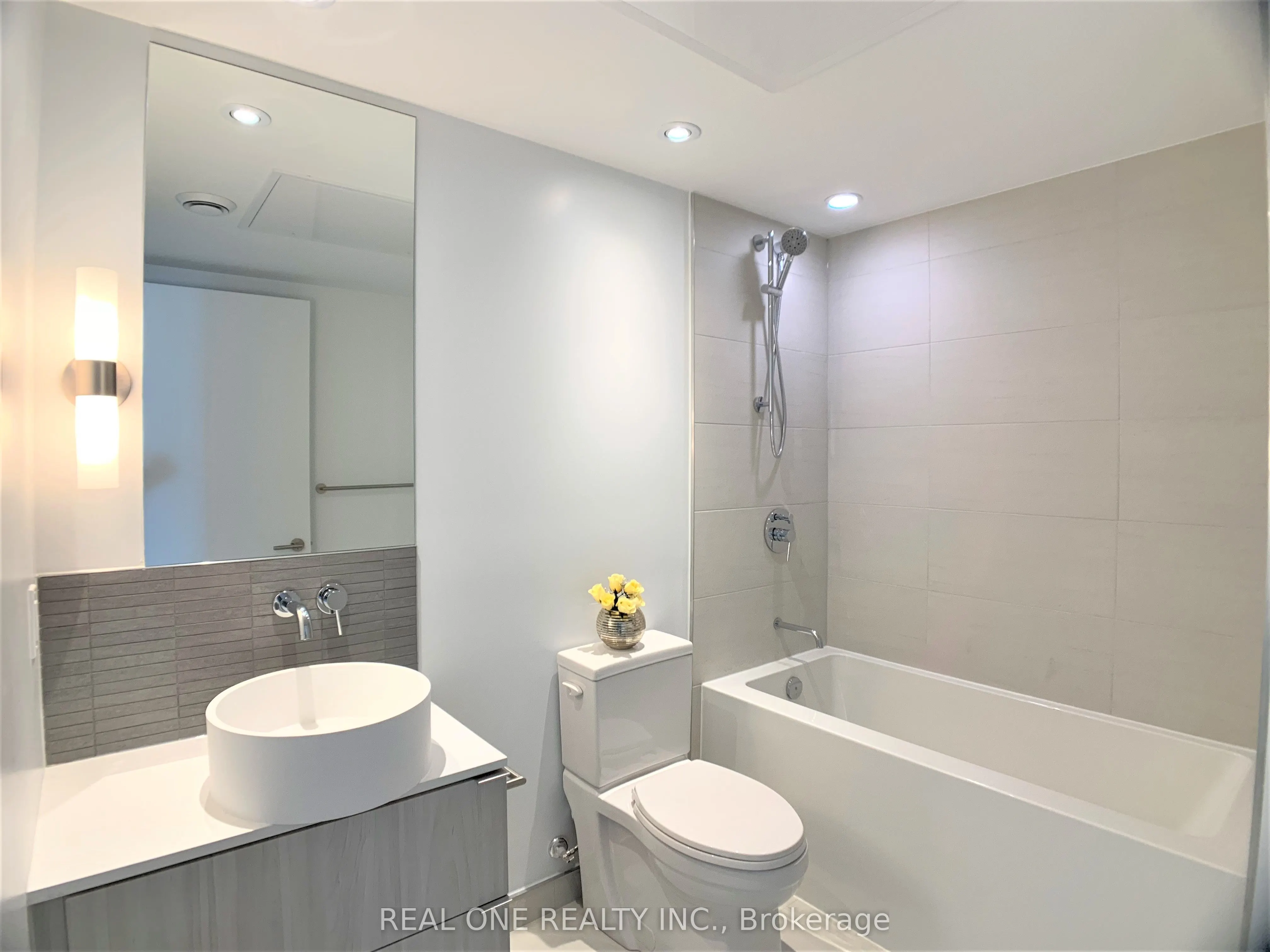 161 Roehampton Avenue, #2507
