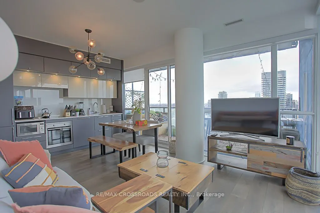 15 Grenville Street, #5008