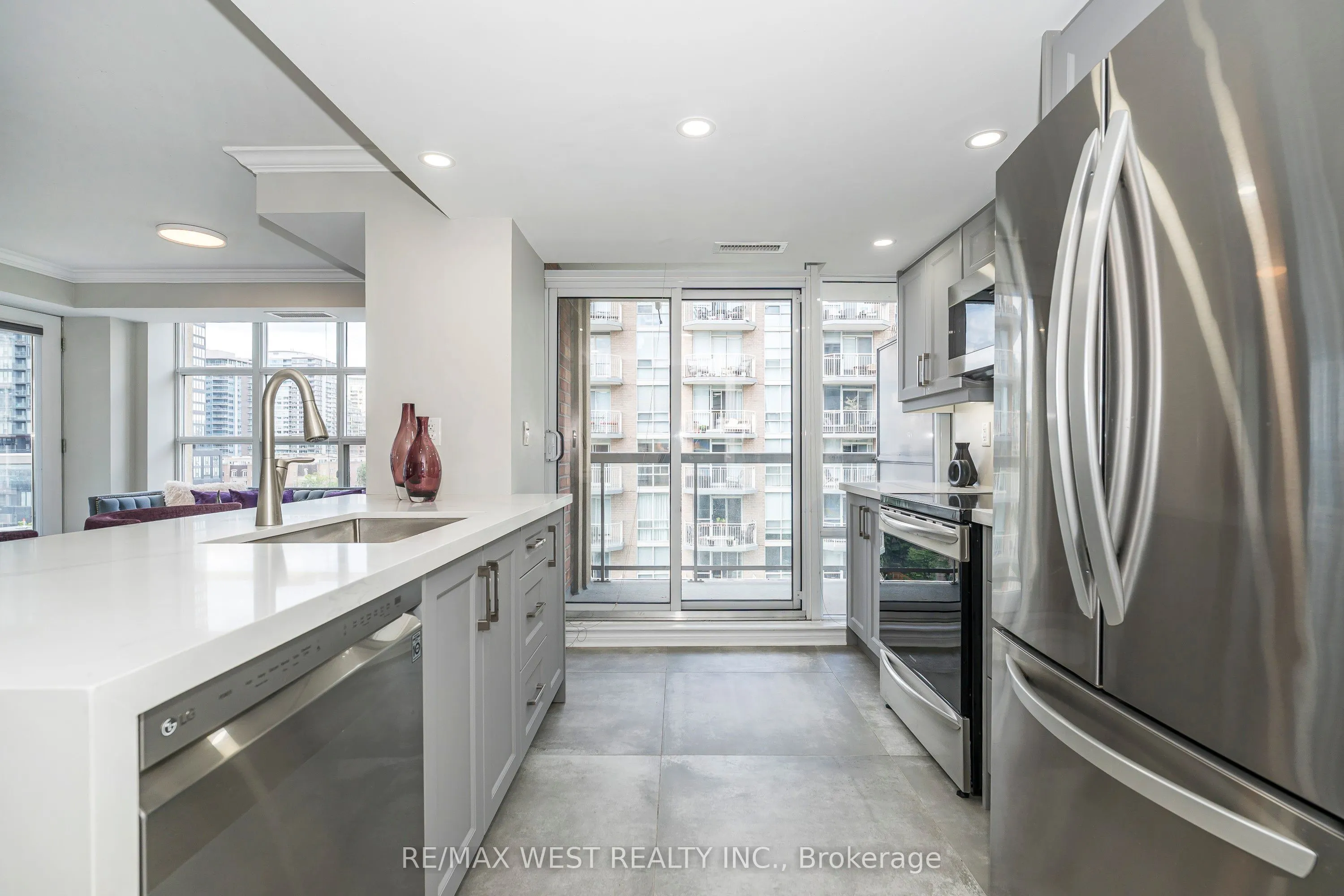 15 Stafford Street, #705