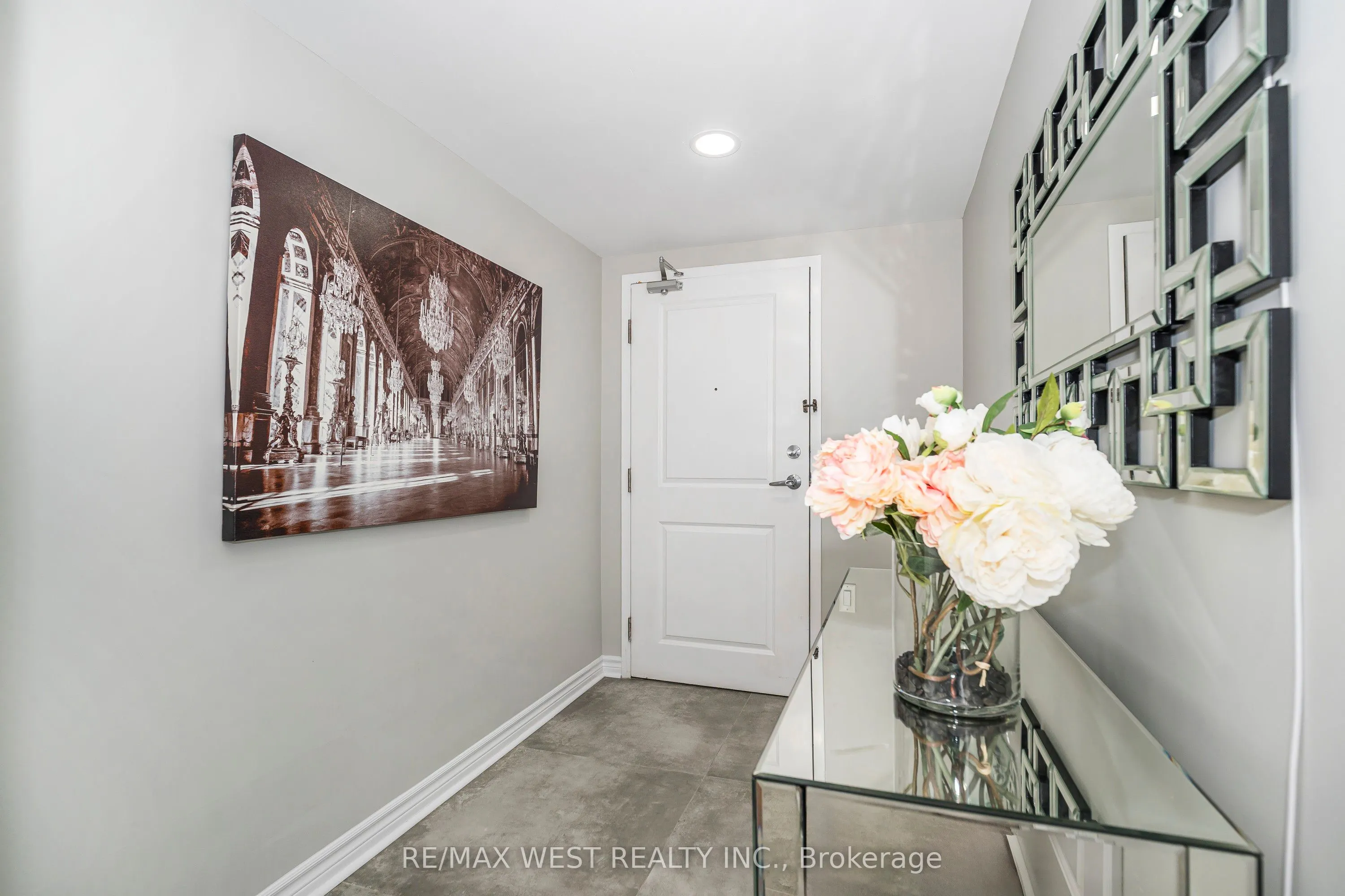 15 Stafford Street, #705