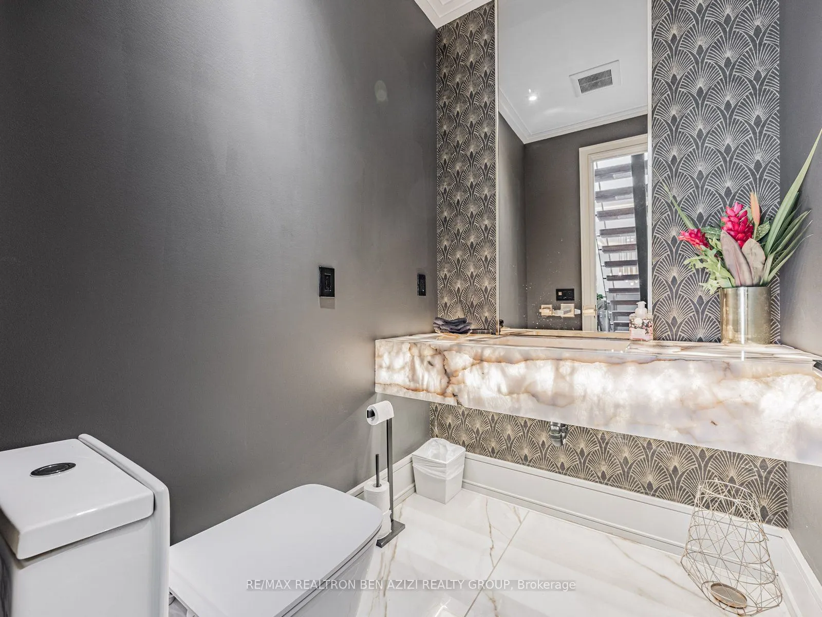 323 Melrose Avenue