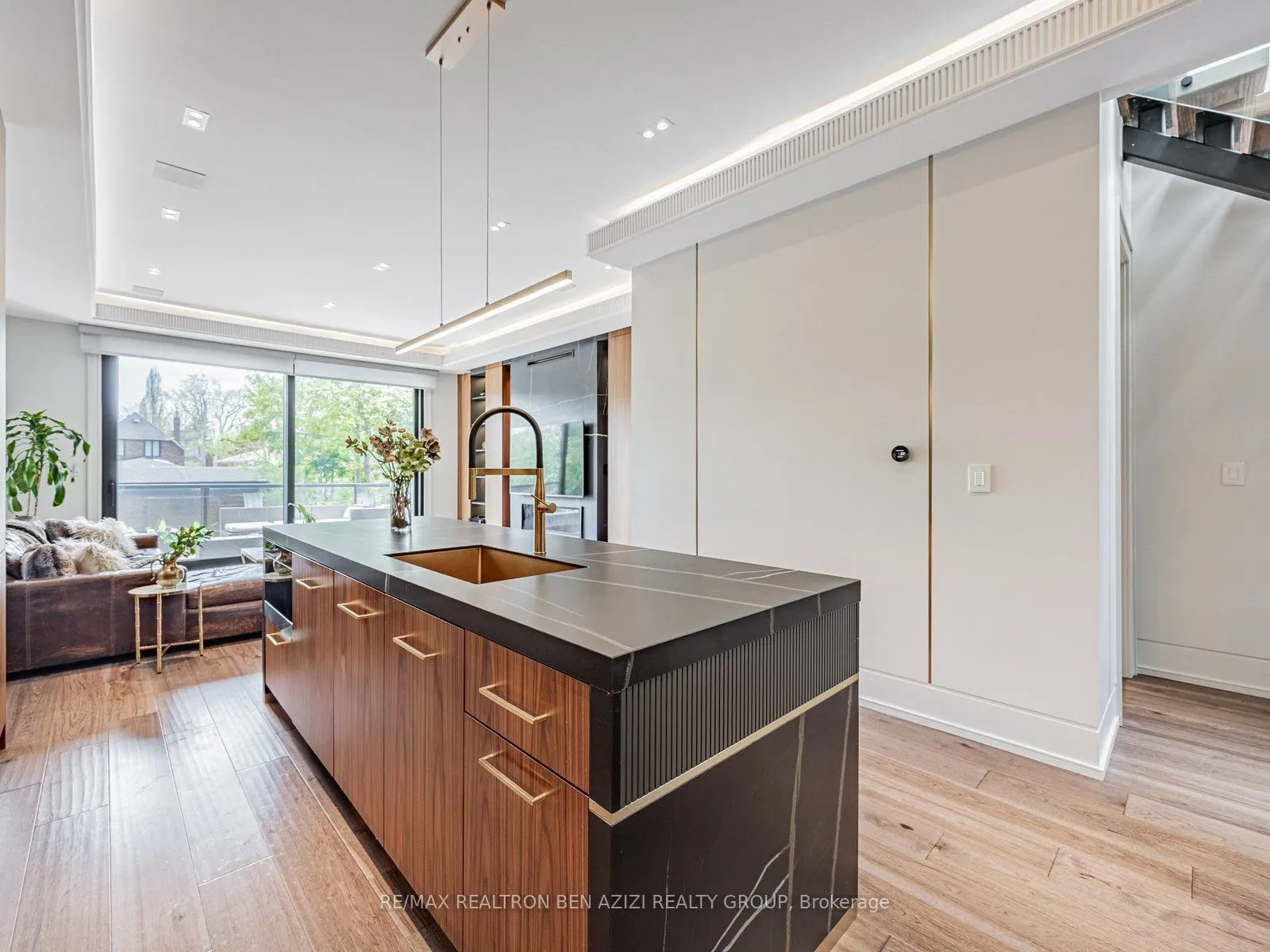 323 Melrose Avenue
