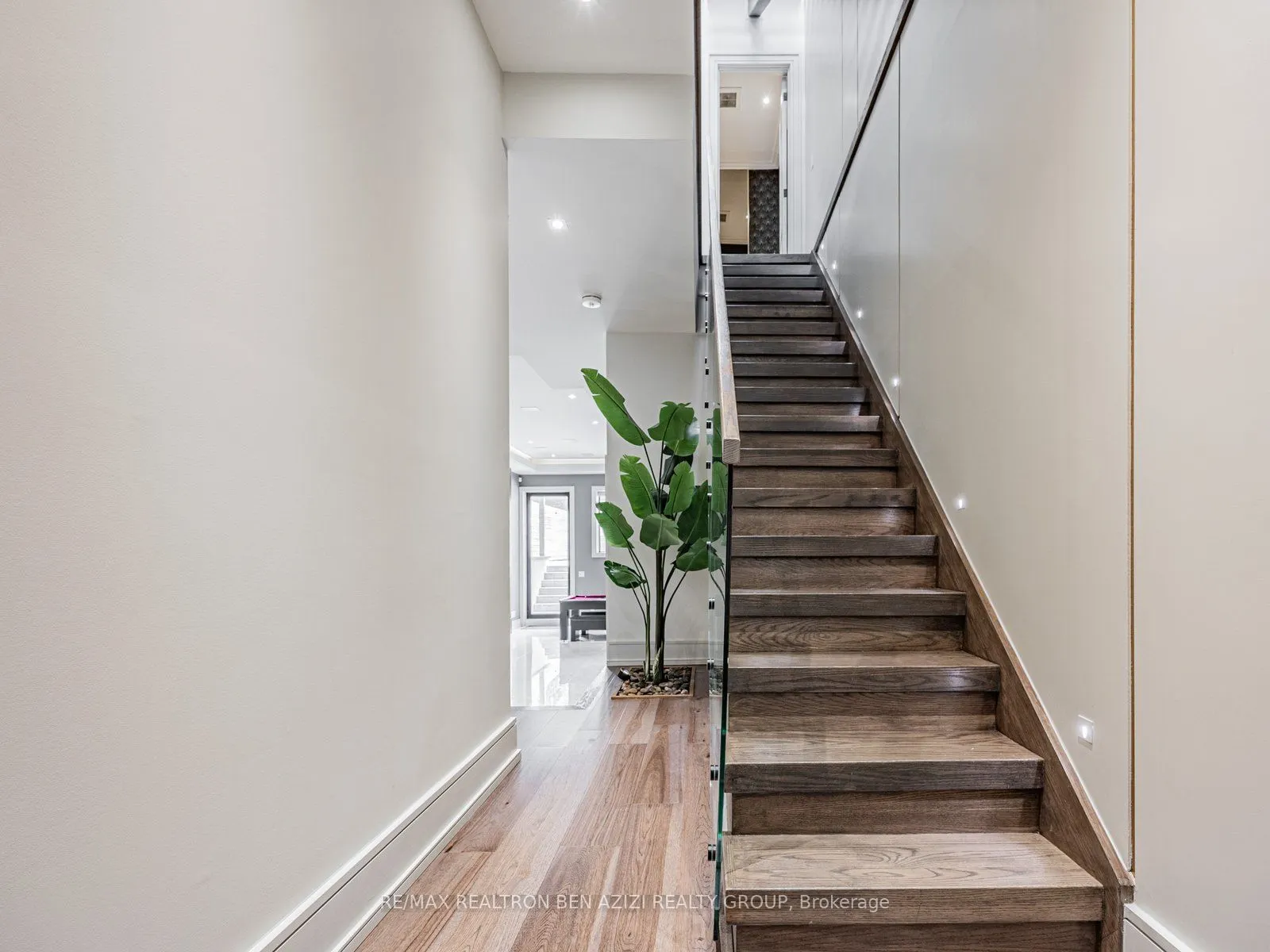 323 Melrose Avenue