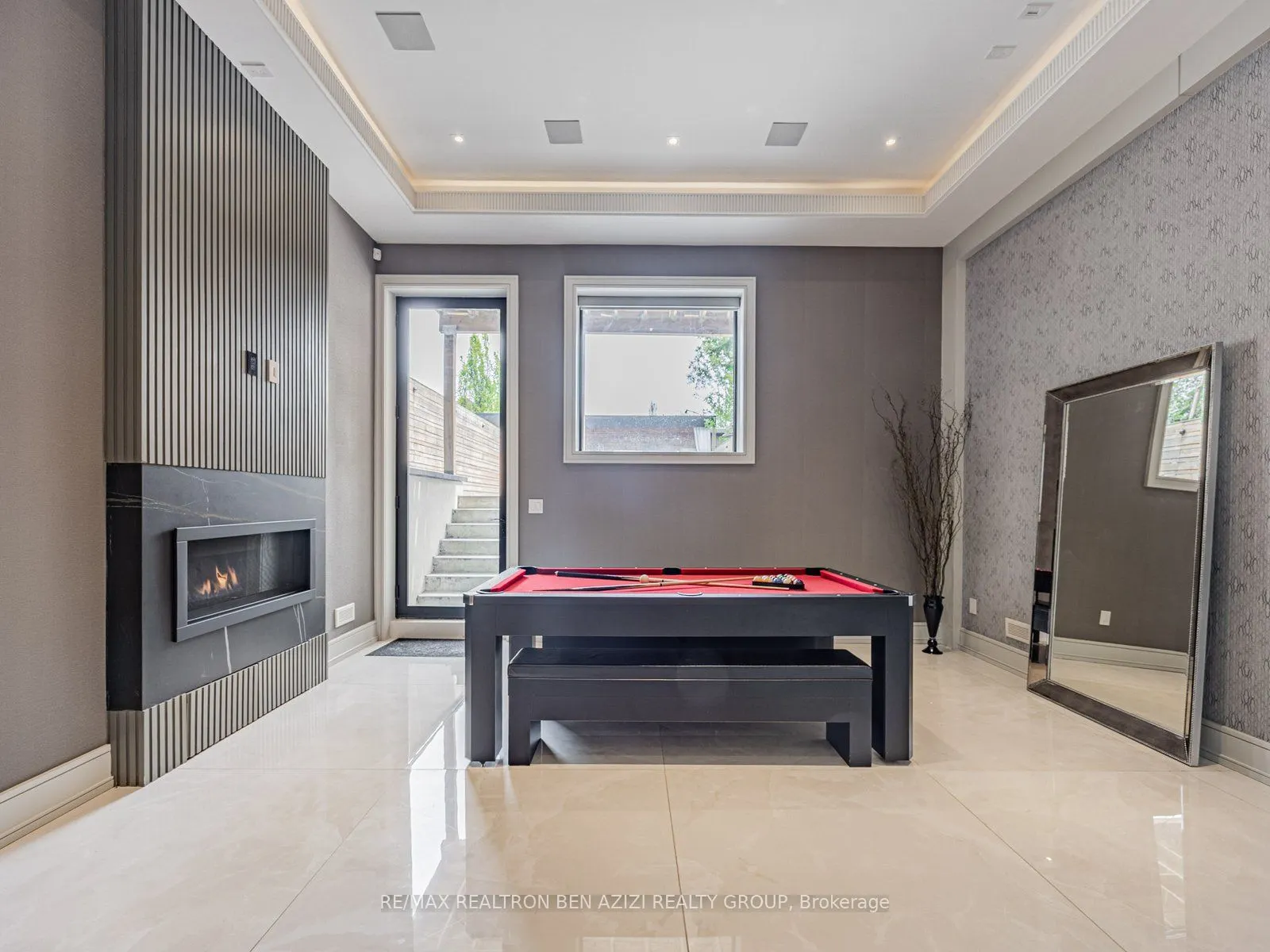 323 Melrose Avenue