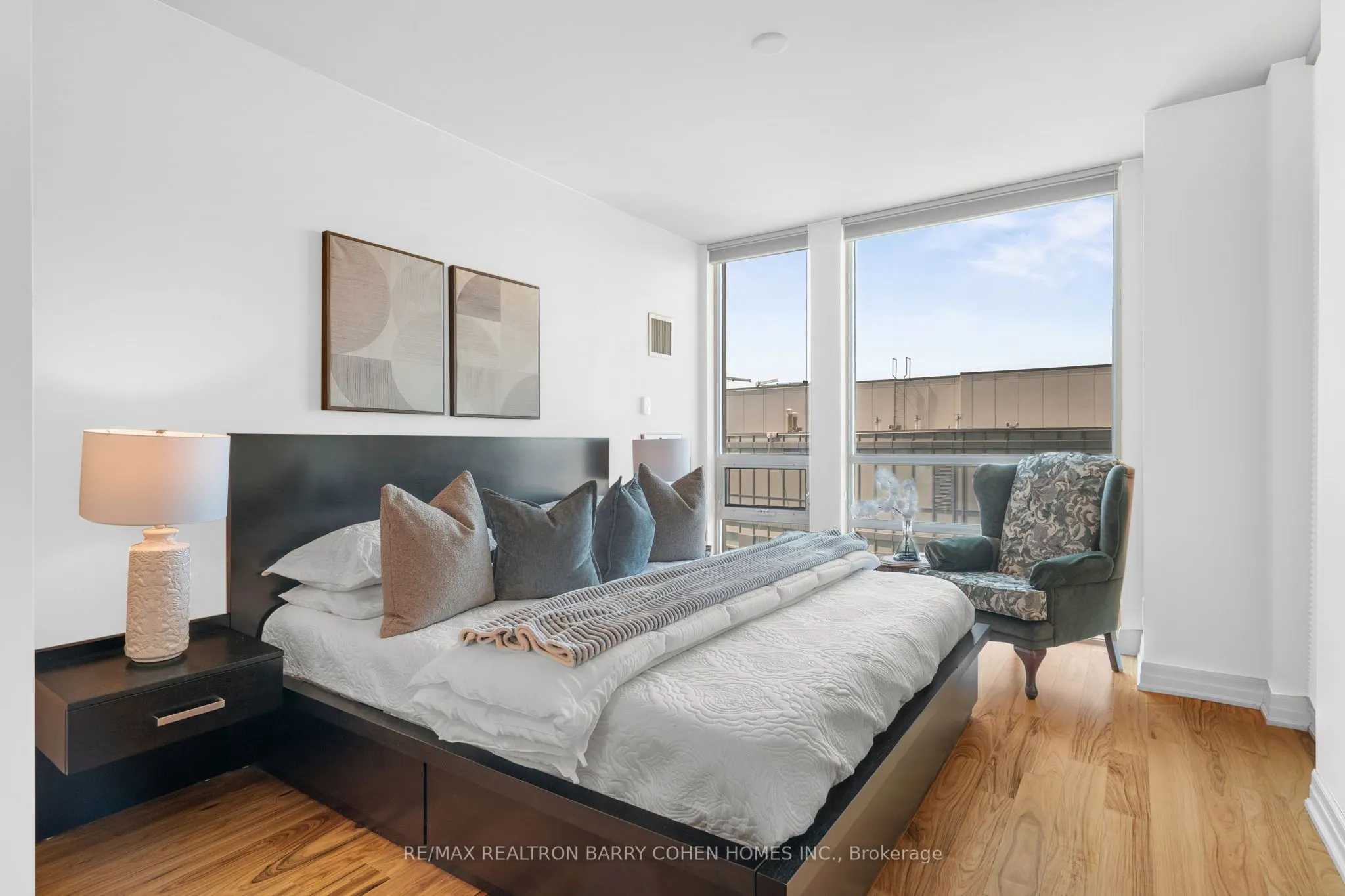 500 St Clair Avenue W, #2103