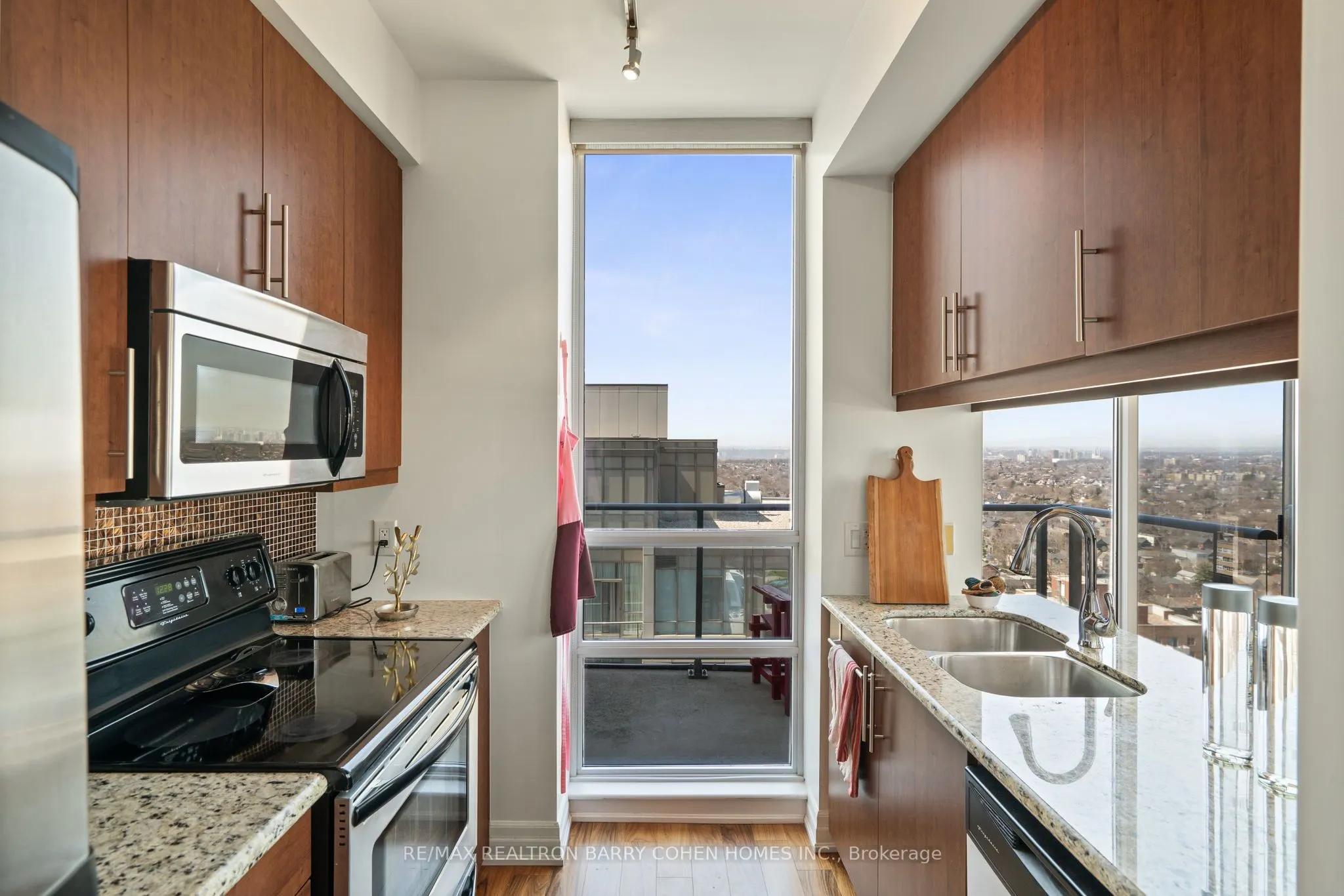 500 St Clair Avenue W, #2103