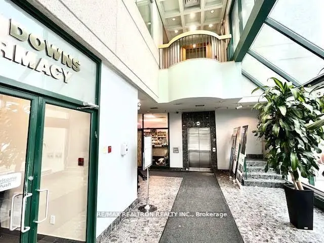 3910 Bathurst Street, #201