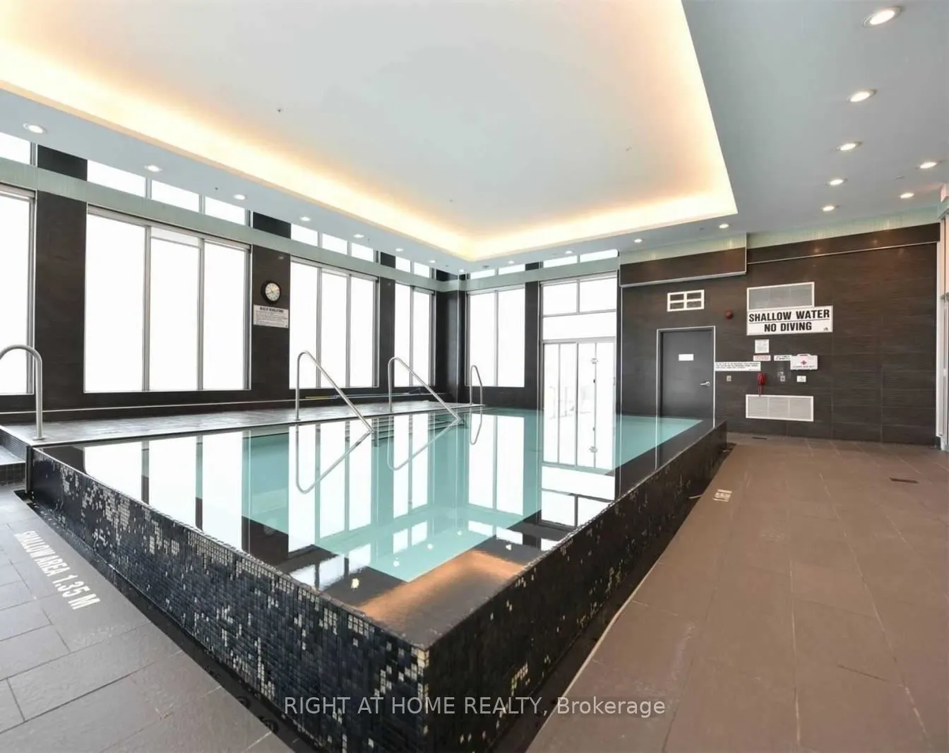 565 Wilson Avenue, #W1001