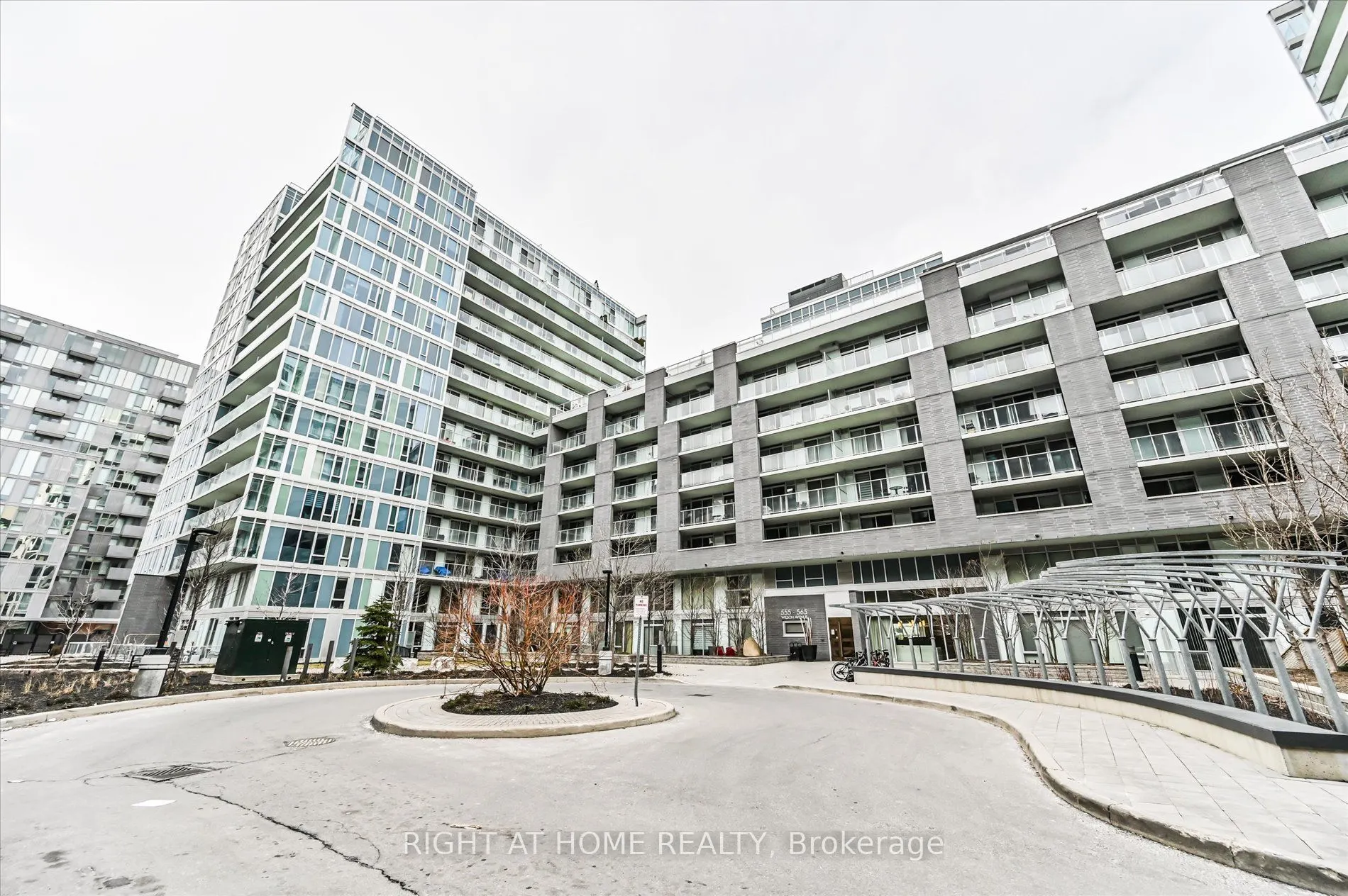 565 Wilson Avenue, #W1001