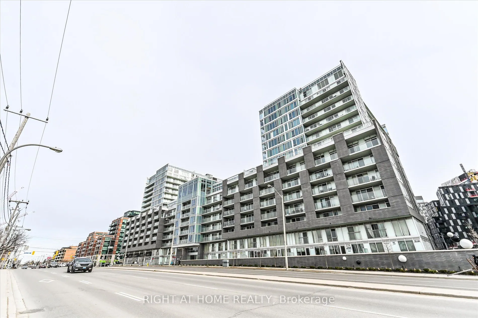 565 Wilson Avenue, #W1001