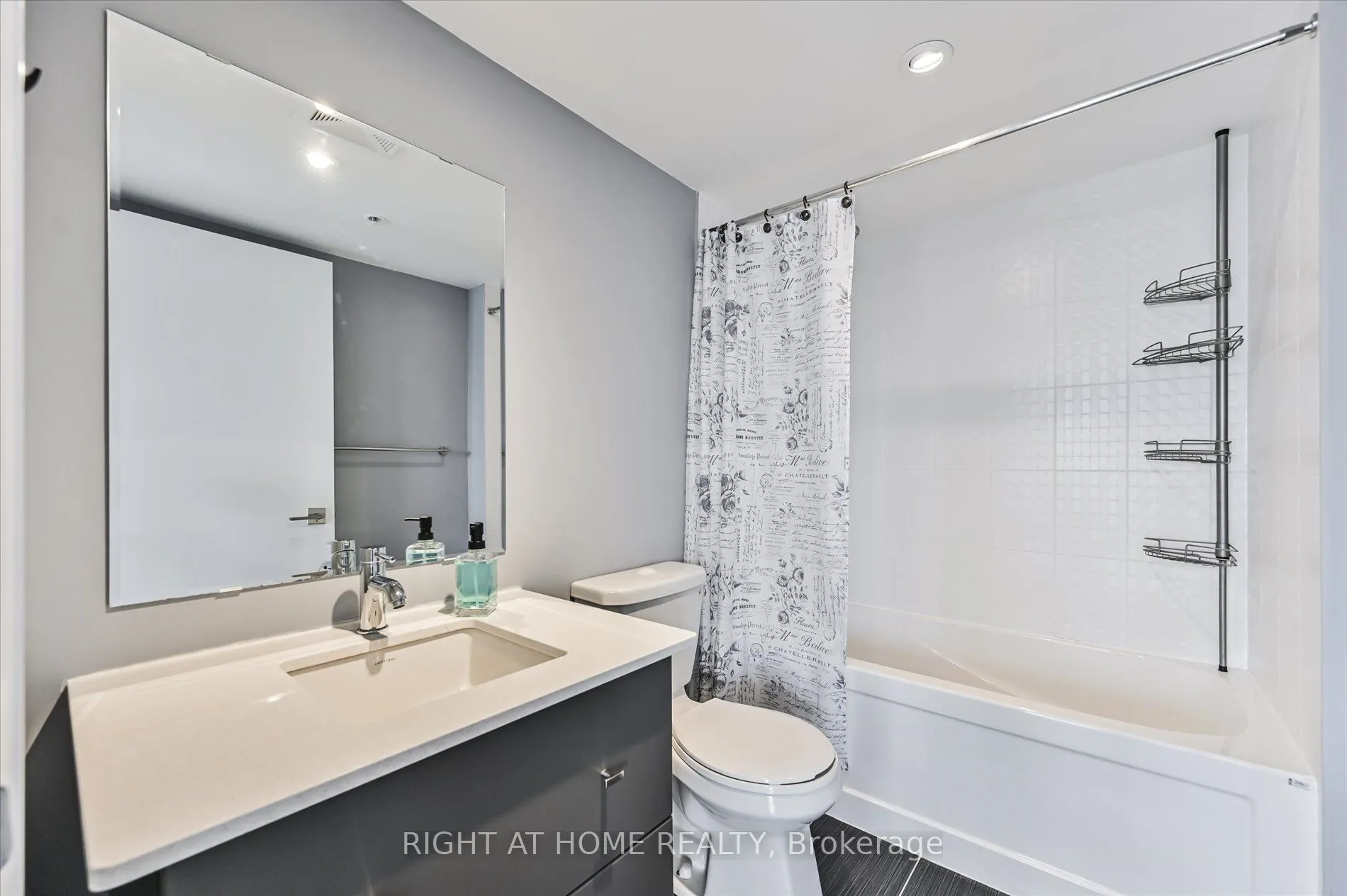 565 Wilson Avenue, #W1001