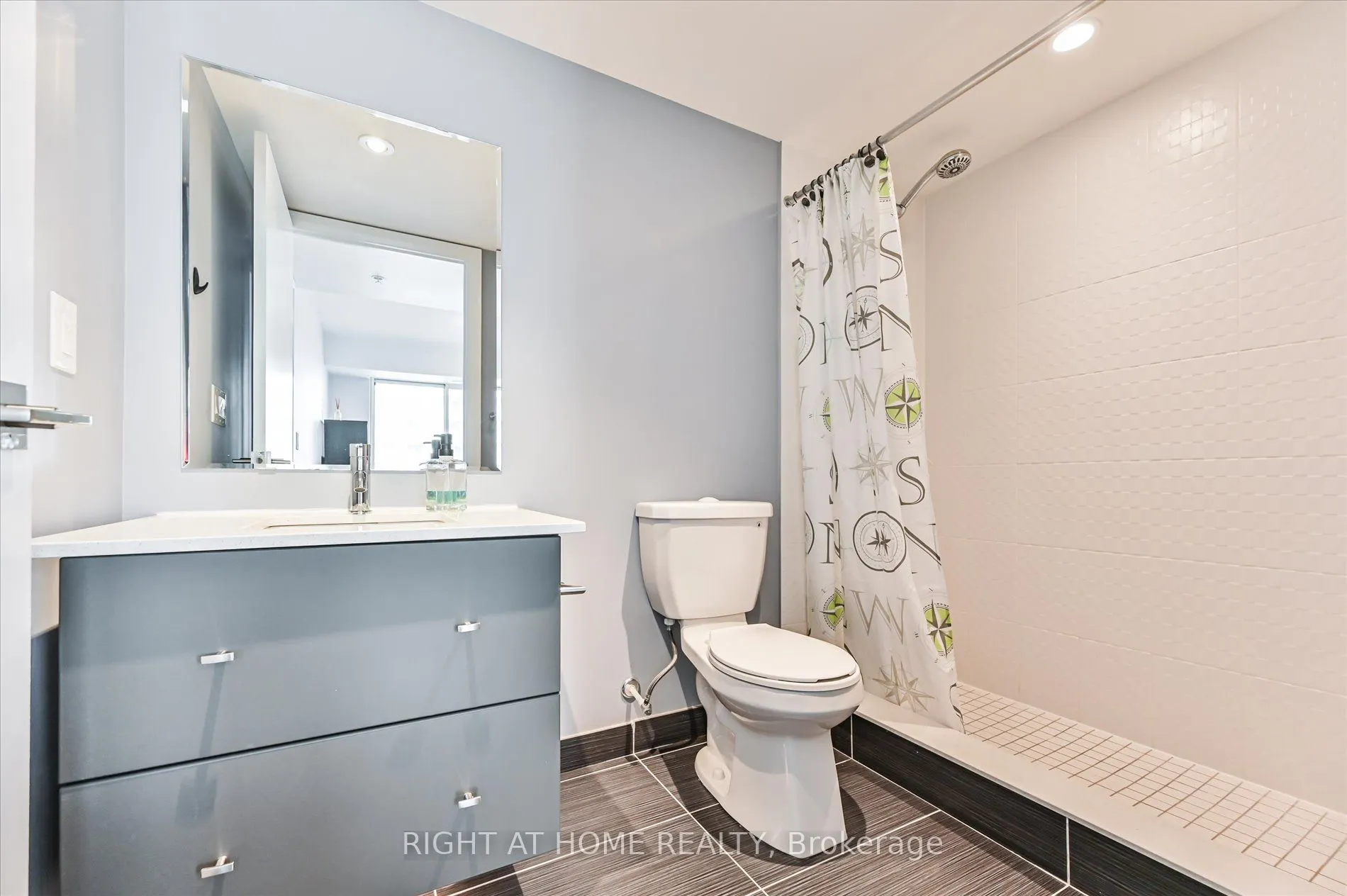 565 Wilson Avenue, #W1001