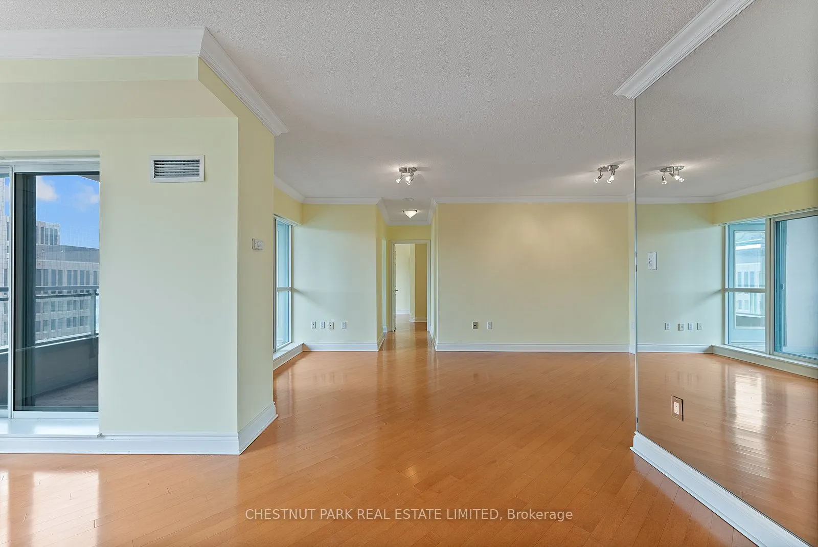 889 Bay Street, #1610