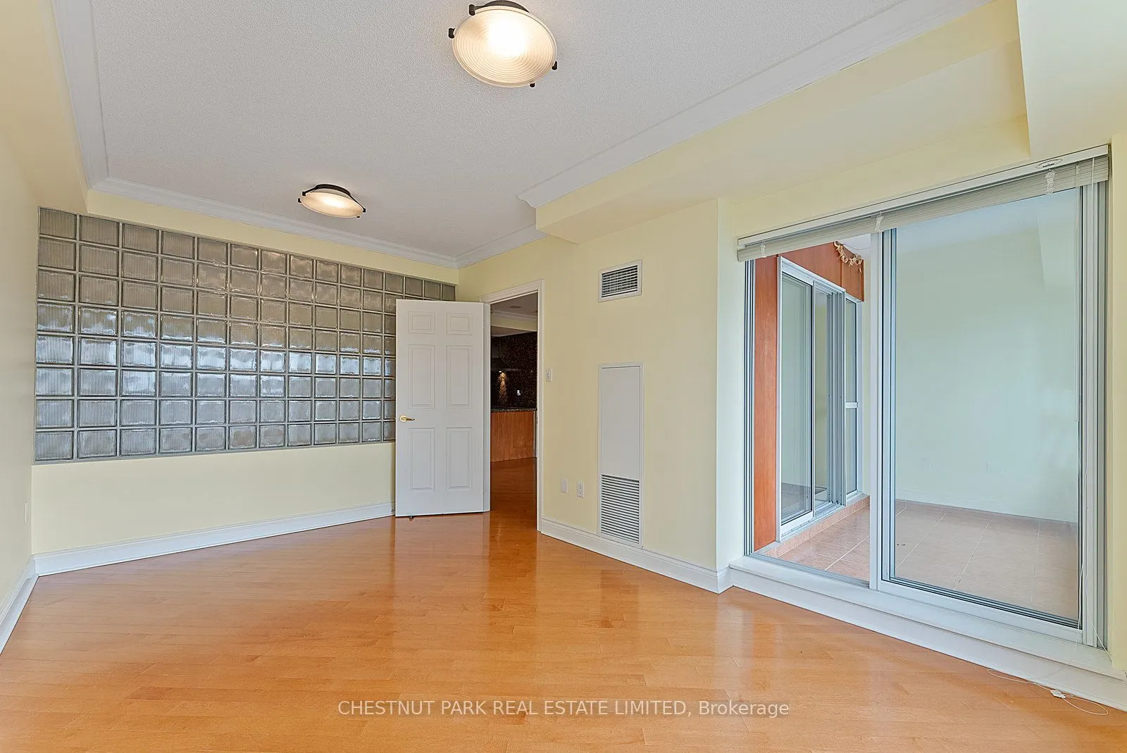 889 Bay Street, #1610